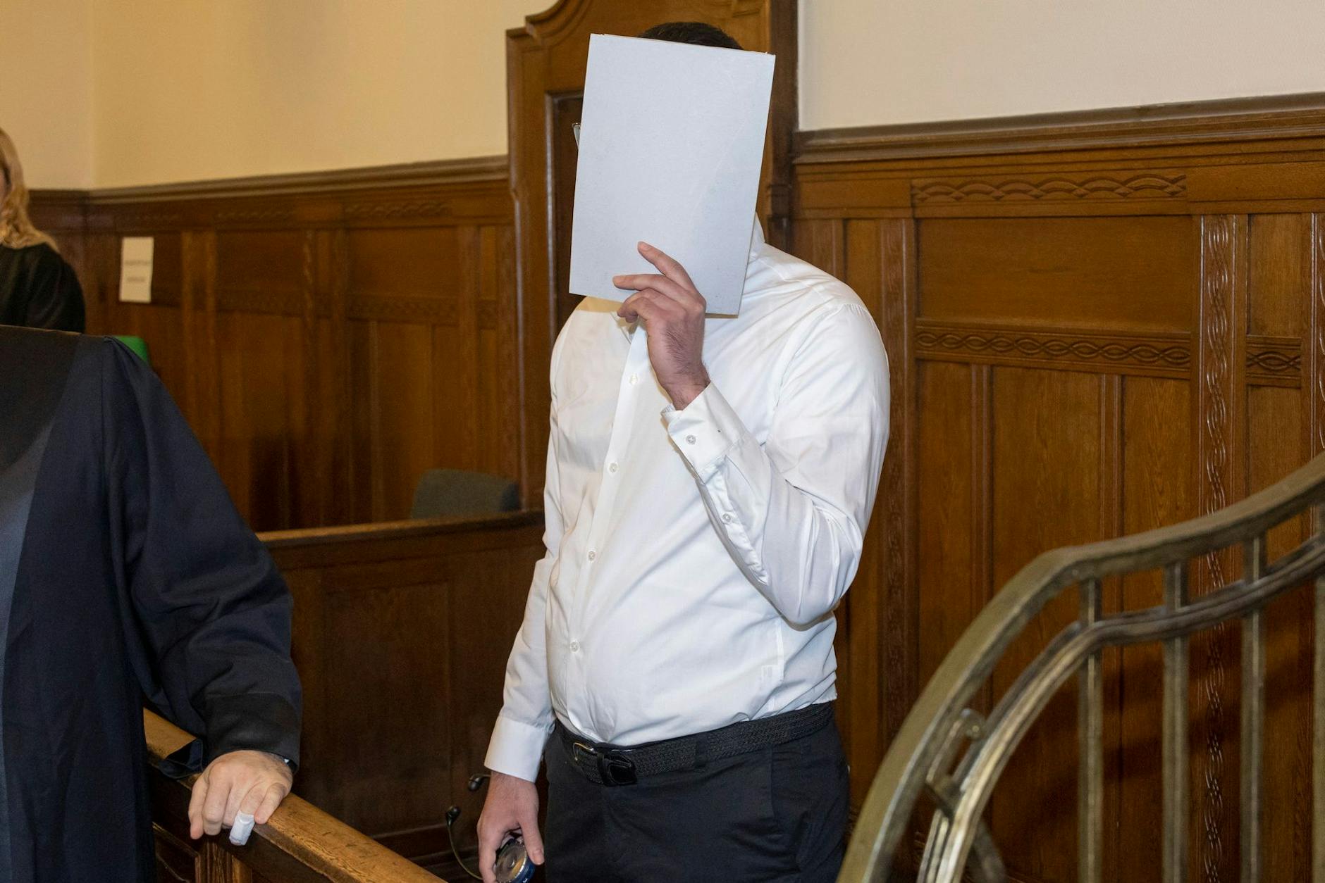 Moataz B. hat im Zustand der Schuldunfähigkeit versucht, einen Menschen zu töten. 