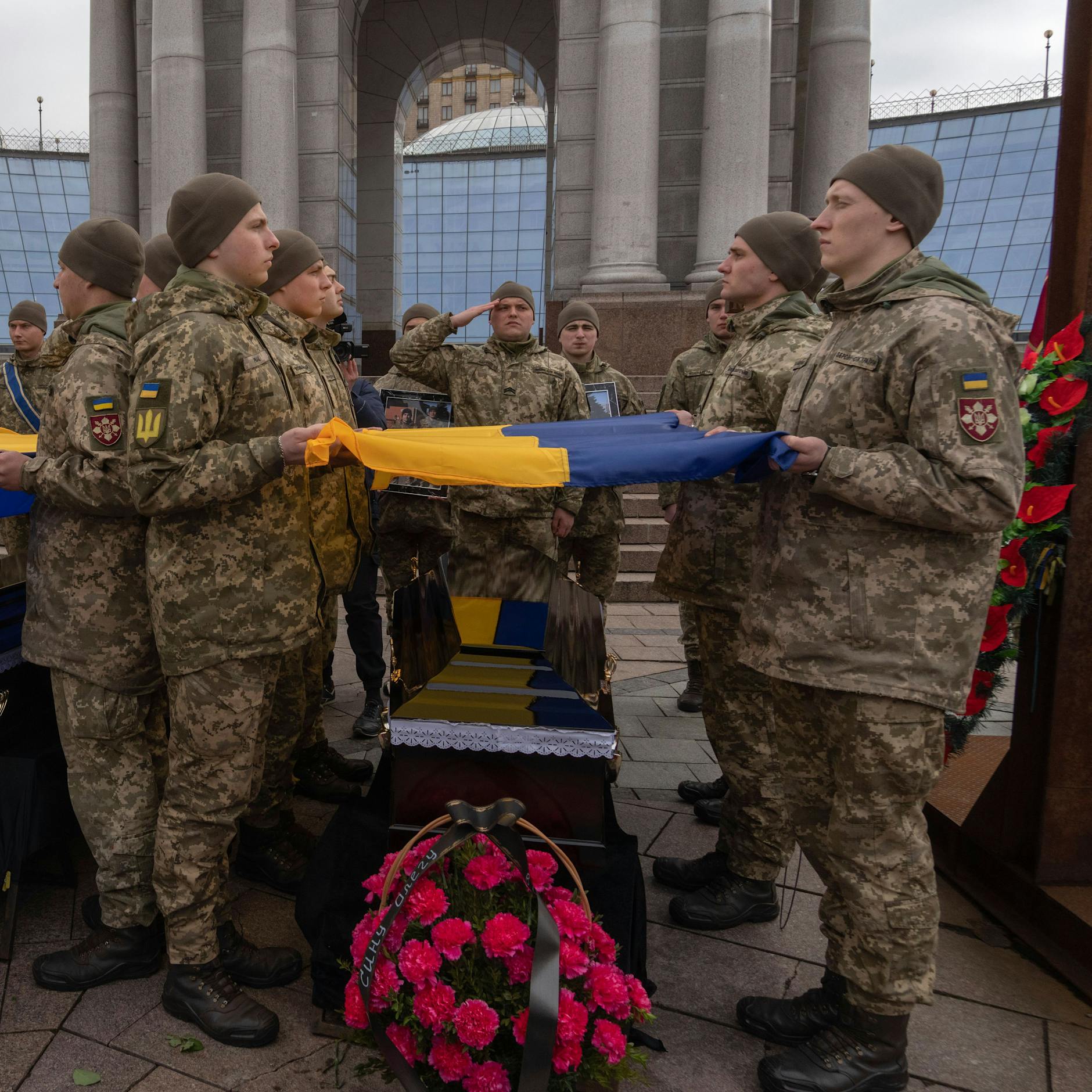 Hohe Verluste: Gehen der Ukraine im Krieg mit Russland die Soldaten aus?