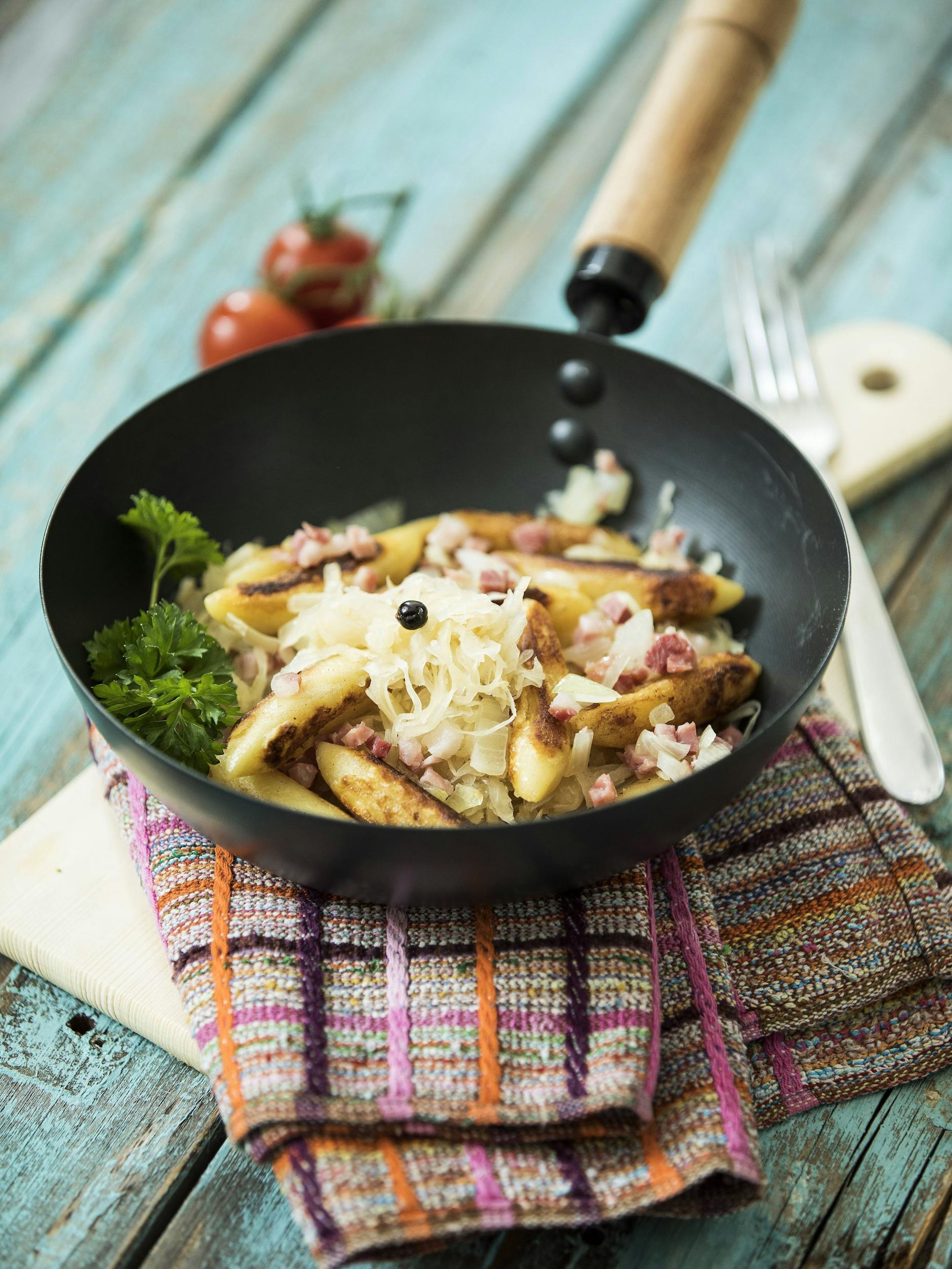 Schupfnudeln mit Kraut und Hackfleisch sind schnell zubereitet. Probieren Sie das Rezept unbedingt aus!