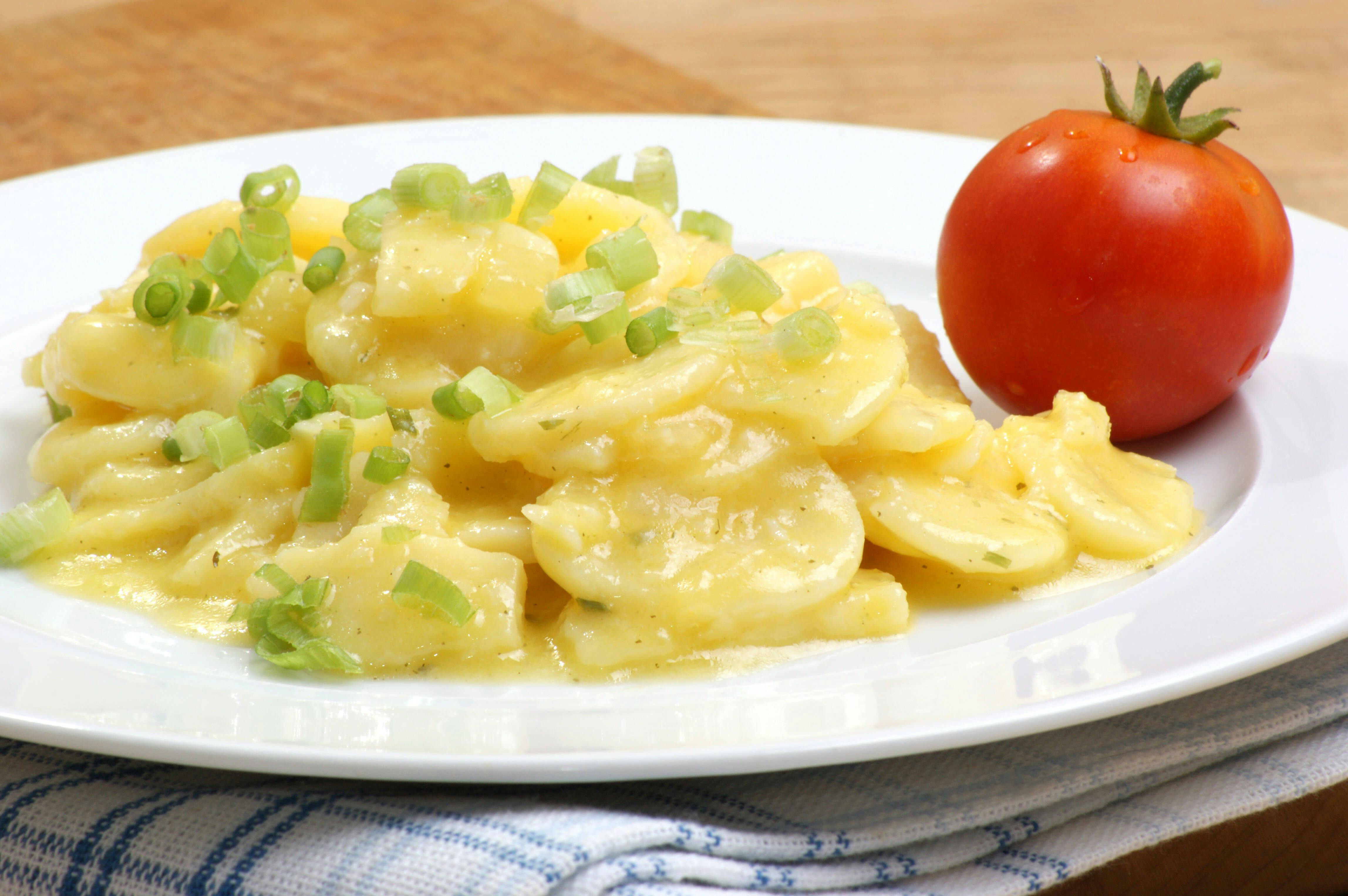 Rezept für Kartoffelsalat ohne Mayonnaise: Lecker, leicht, mit Öl und Essig