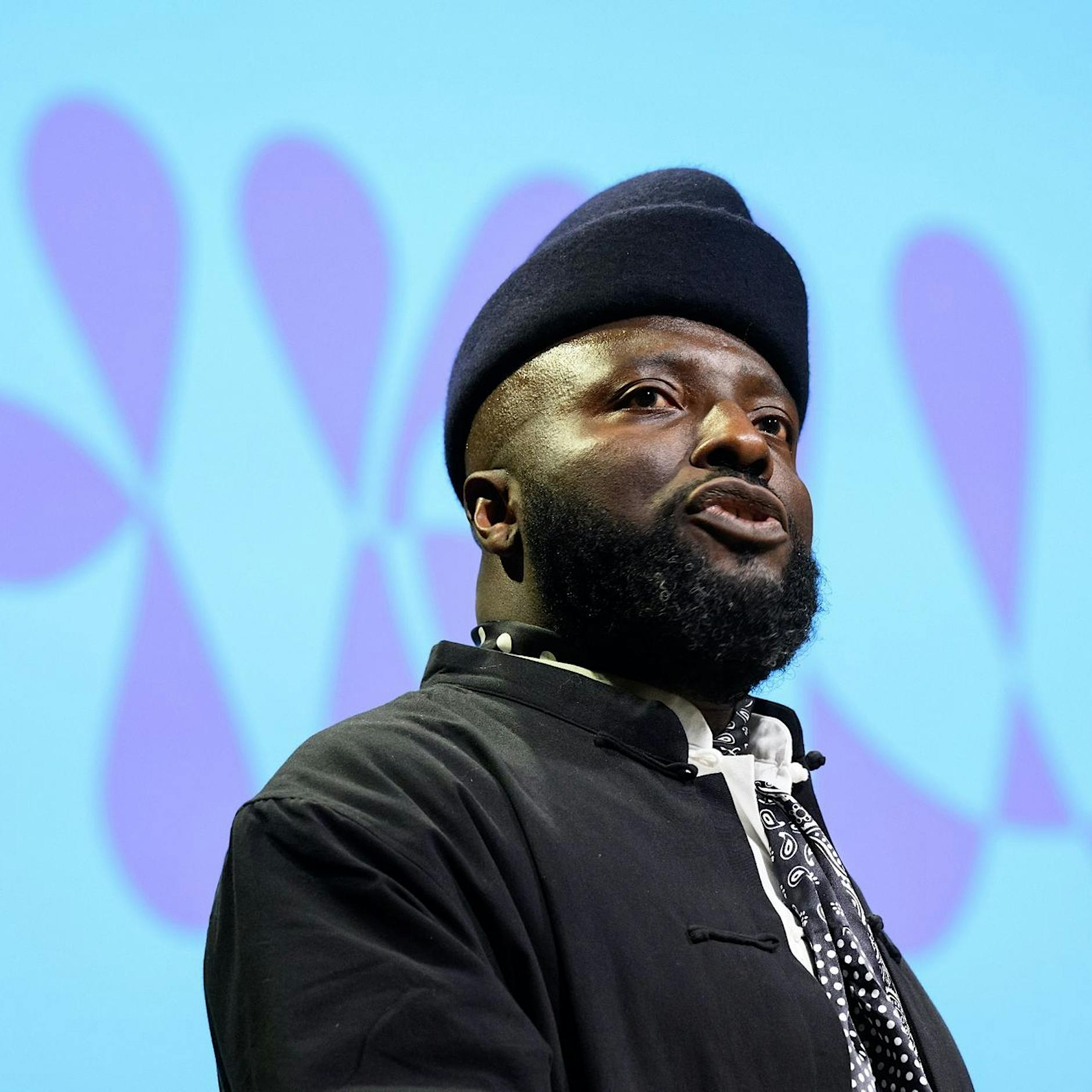 Welten im Plural: Das HKW unter Bonaventure Ndikung stellt sich vor