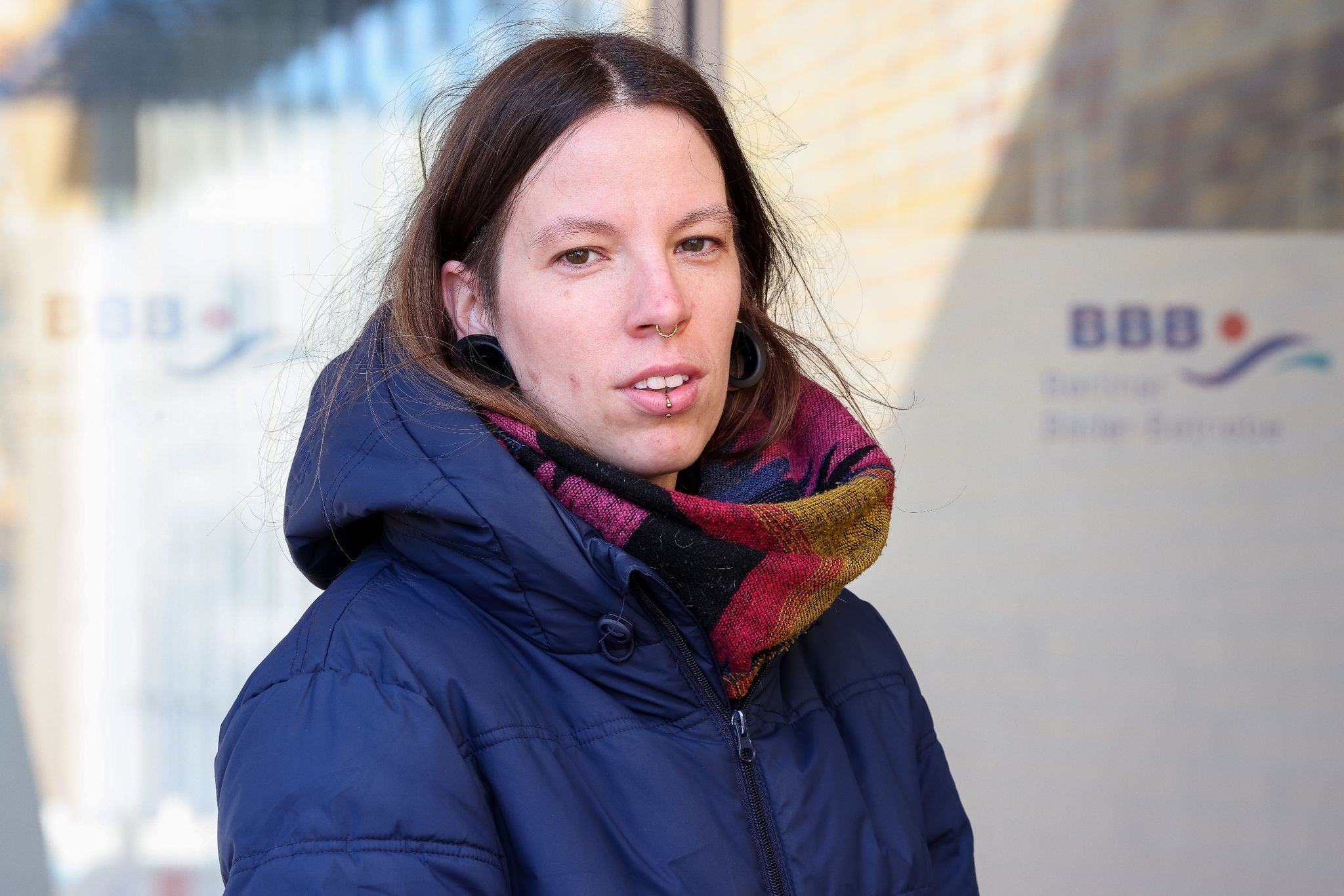 Hater drohen Berliner Oben-ohne-Aktivistin mit Vergewaltigung und Mord! Trotzdem plant sie neue Aktionen: Wandern und Picknick oberkörperfrei!