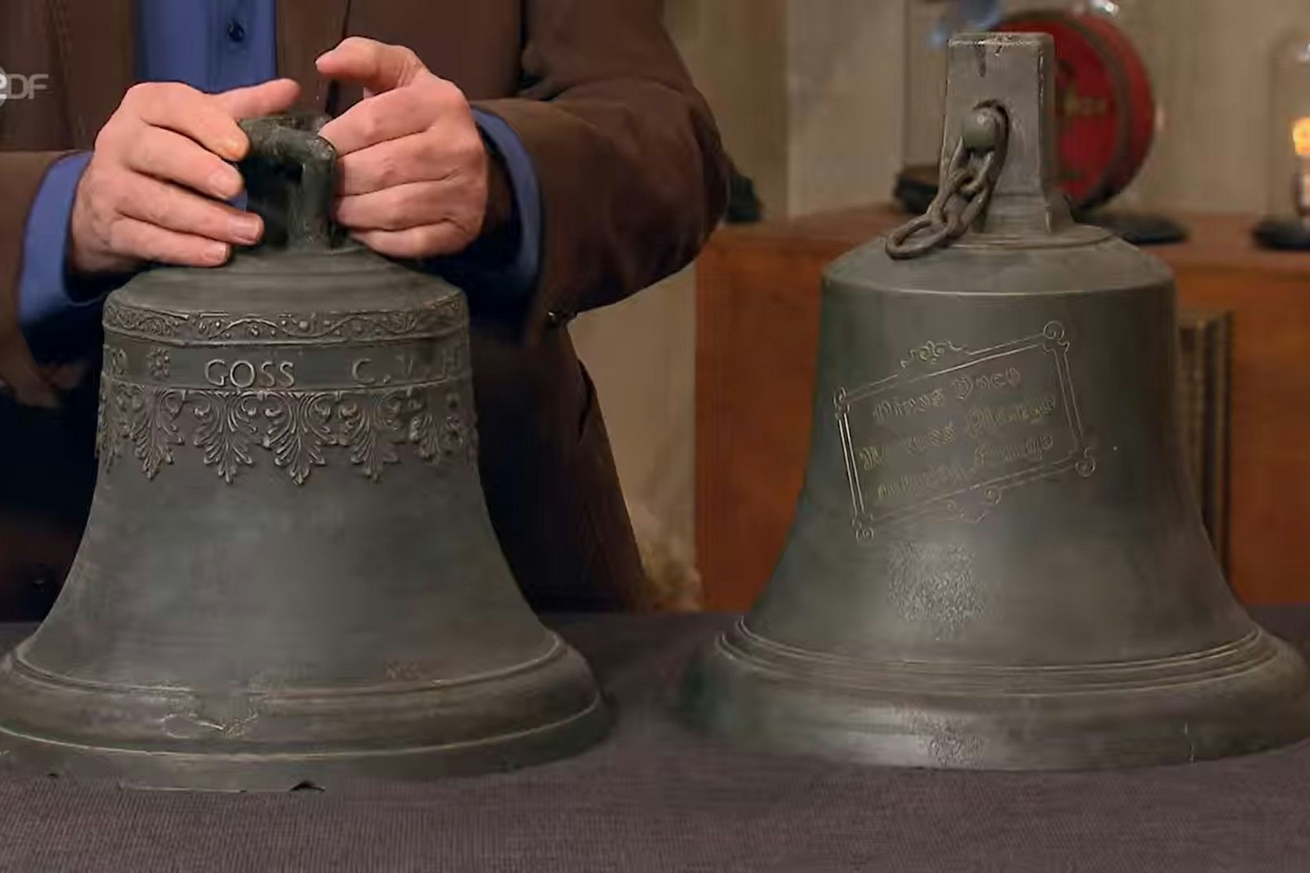 Auch nicht alle Tage bei Bares für Rares – alte Kirchenglocken.