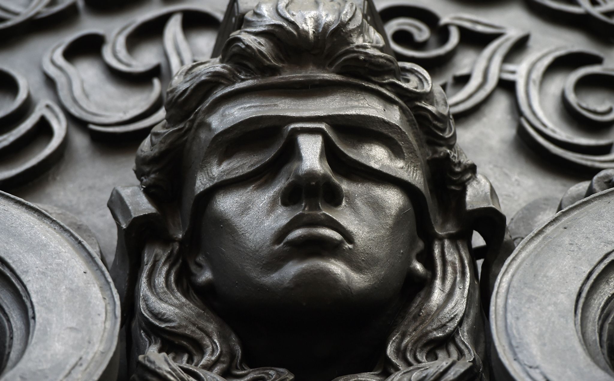 Berliner Clan-Mitglied macht dicke Erbschaft und kassiert beim Jobcenter Hartz IV ab!