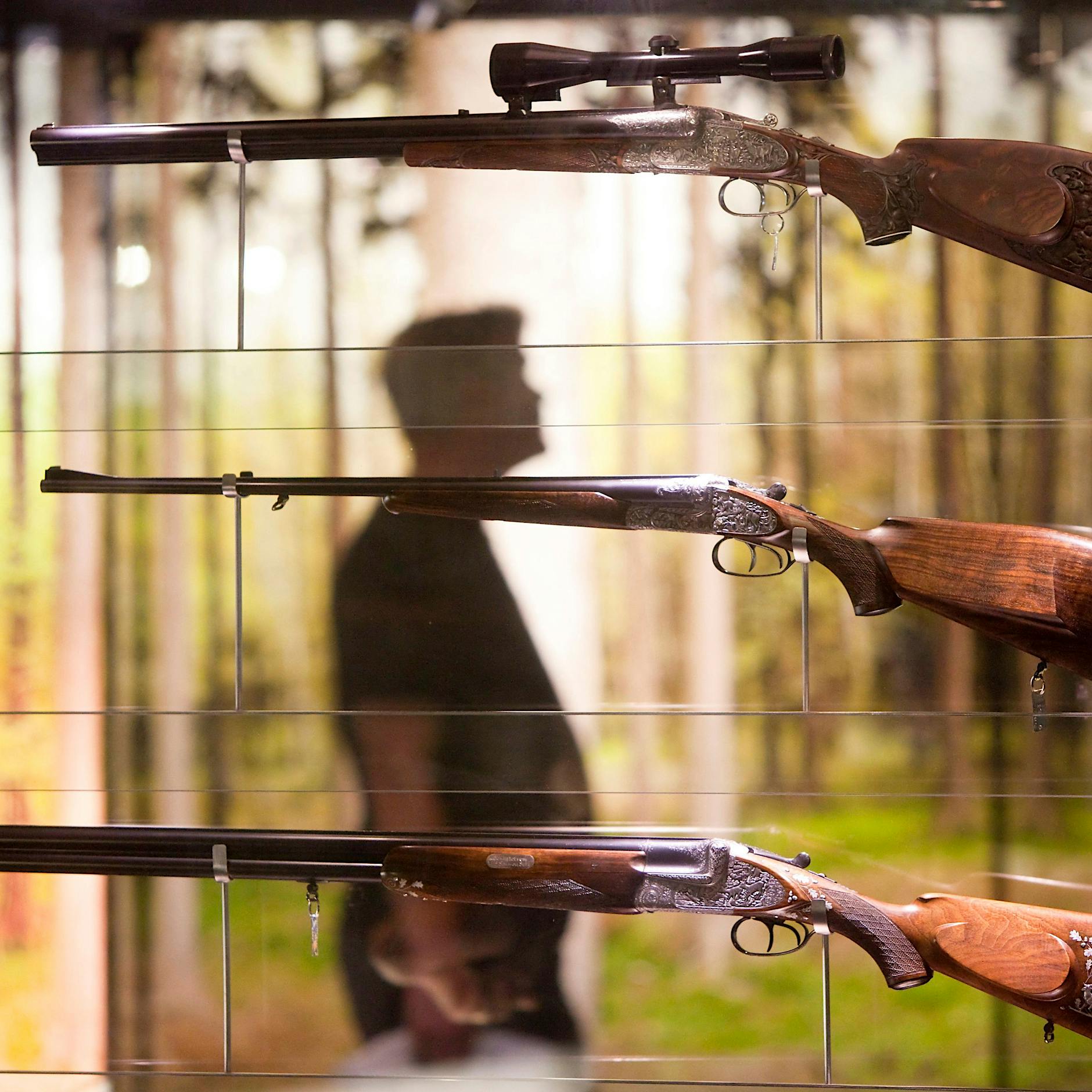 50.000 Euro für eine Jagdwaffe? Dieser Mann aus Suhl baut mit Gold verzierte Gewehre