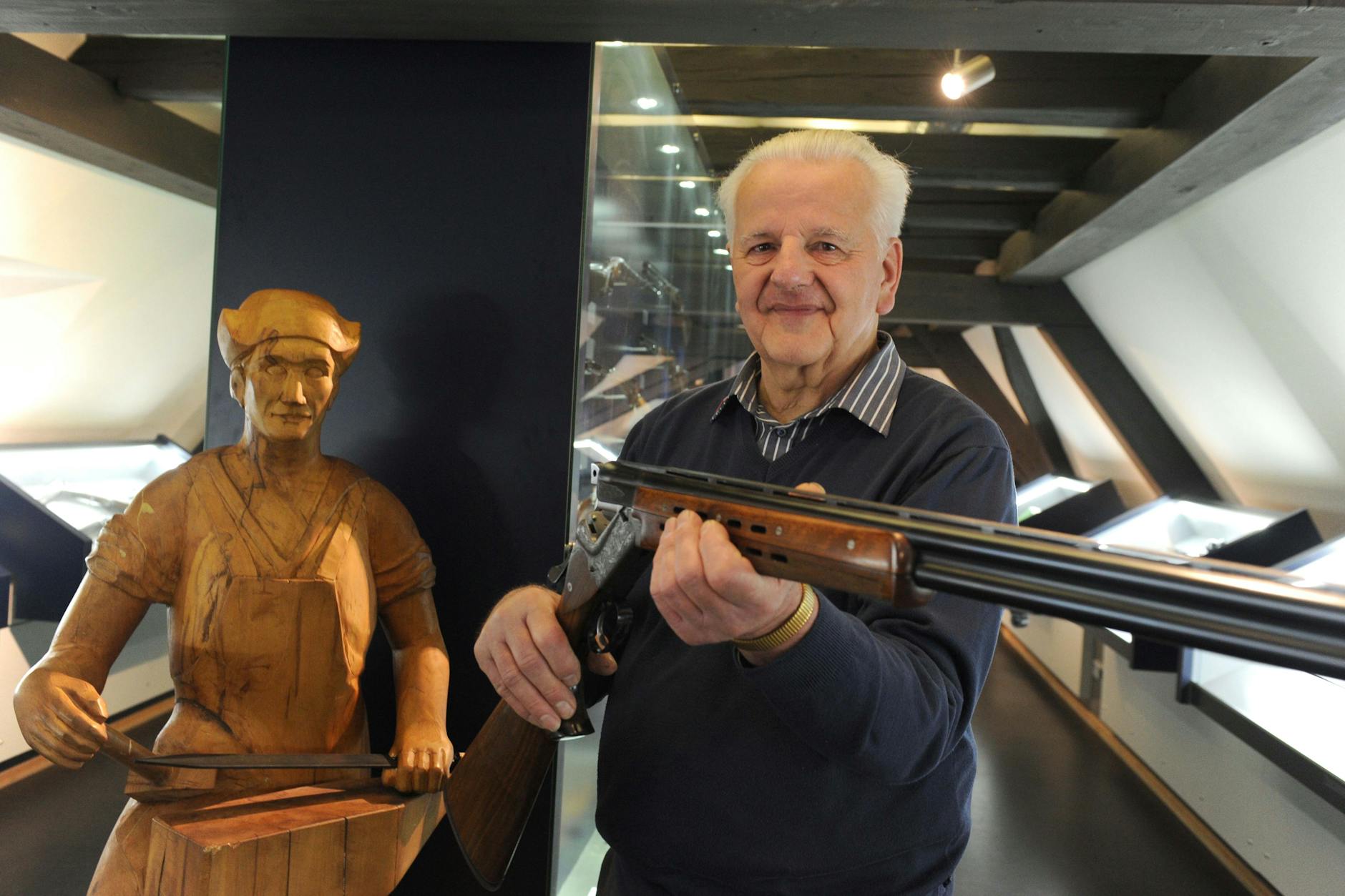 „Da ist zu viel Bequemlichkeit in unserem Land, es fehlt der Esprit, die richtige Arbeitseinstellung“: Büchsenmachermeister Horst Knopf