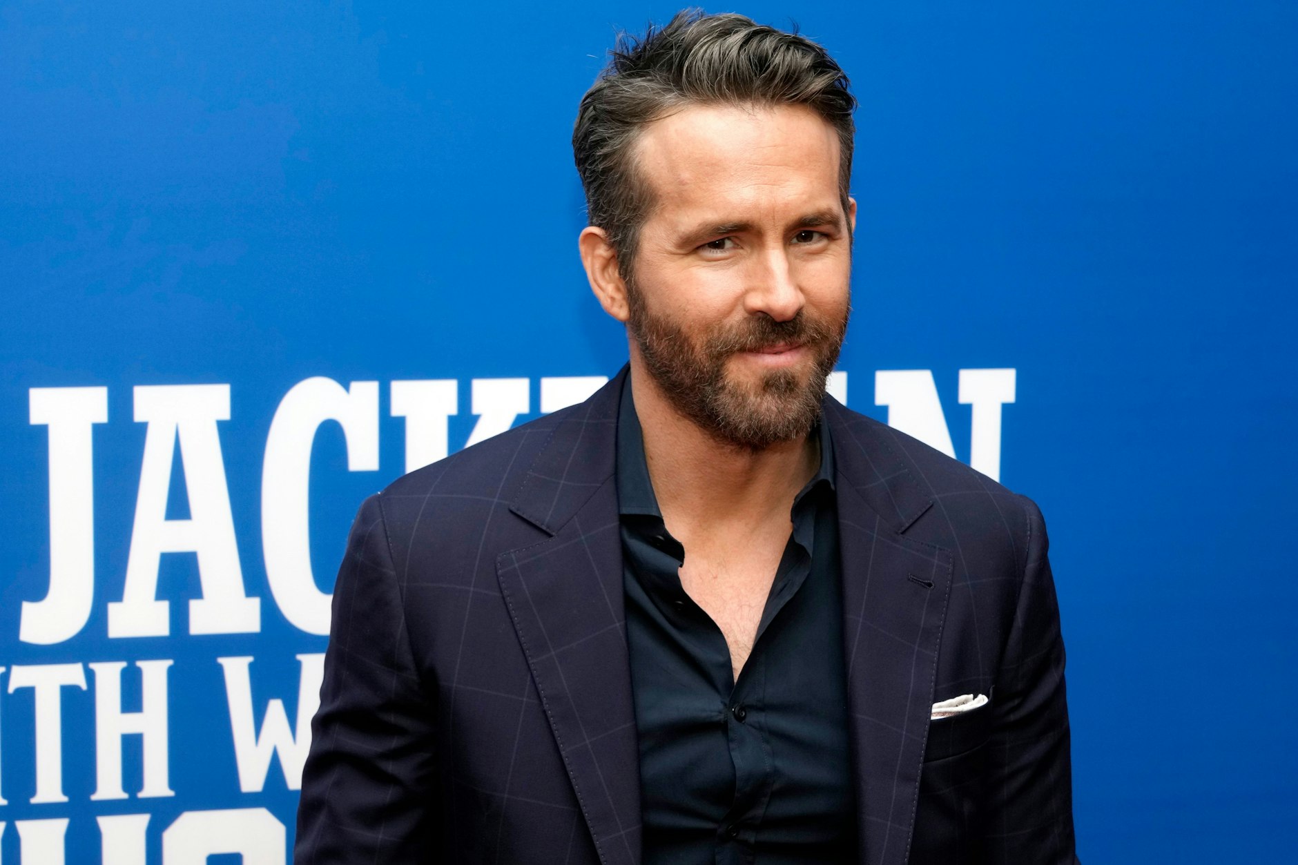 Ryan Reynolds hat seine Mobiltelefon-Marke für 1,3 Milliarden verkauft.