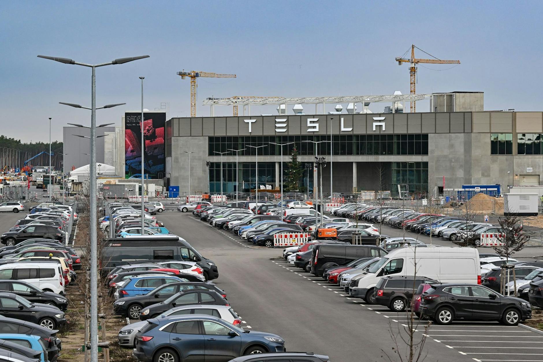 Das Werk der Tesla Gigafactory Berlin-Brandenburg: Das Unternehmen stellt nun einen Antrag zum Ausbau.
