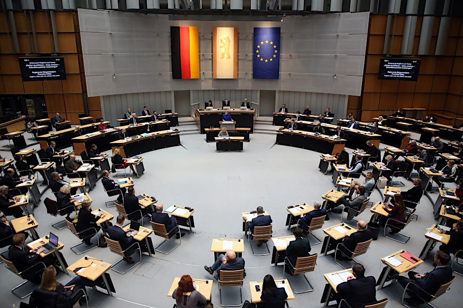 ARCHIV - Eine Plenarsitzung des Berliner Abgeordnetenhauses.  