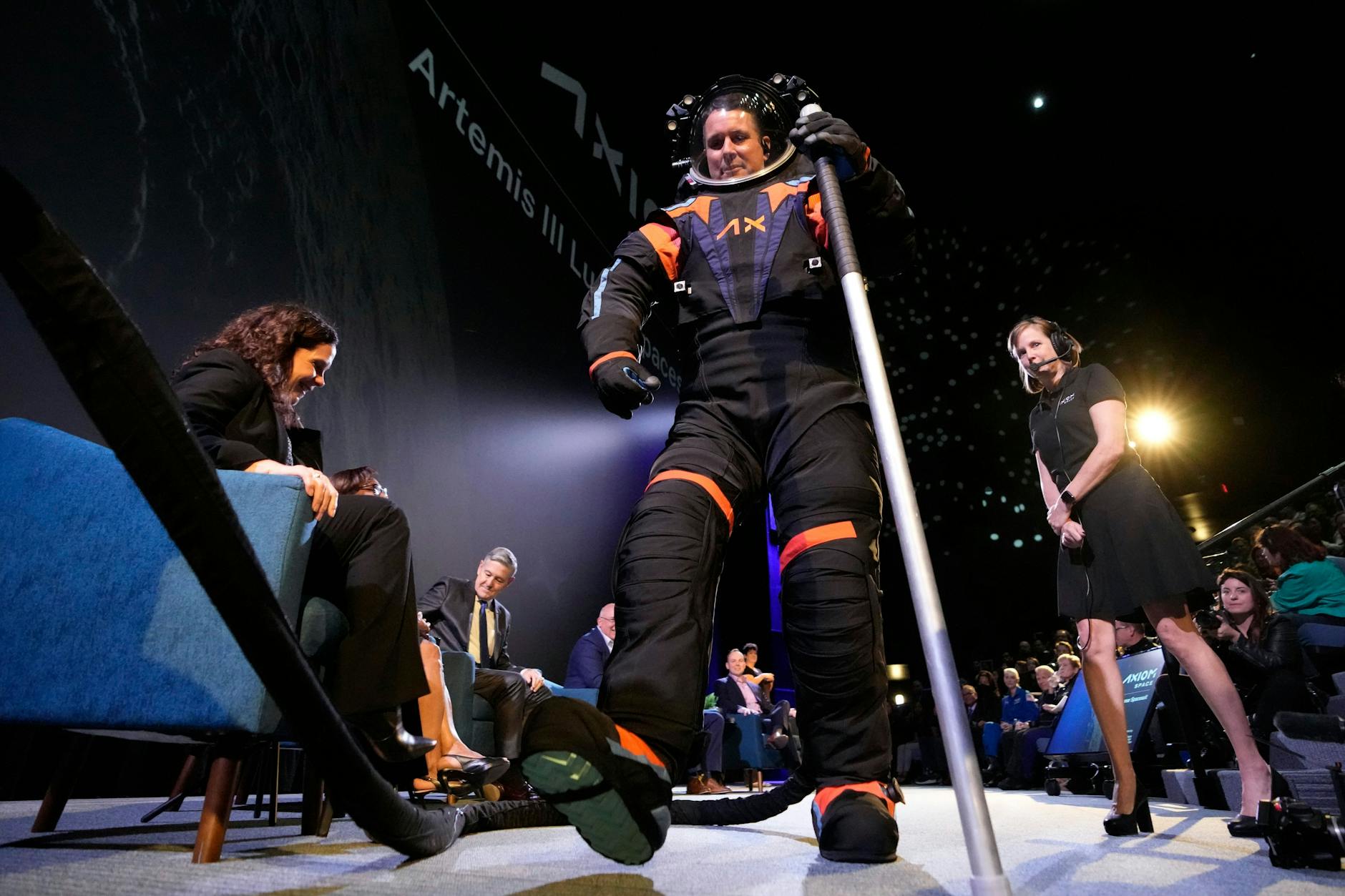 Der neue Raumanzug soll die Astronauten vor allem mobiler machen.