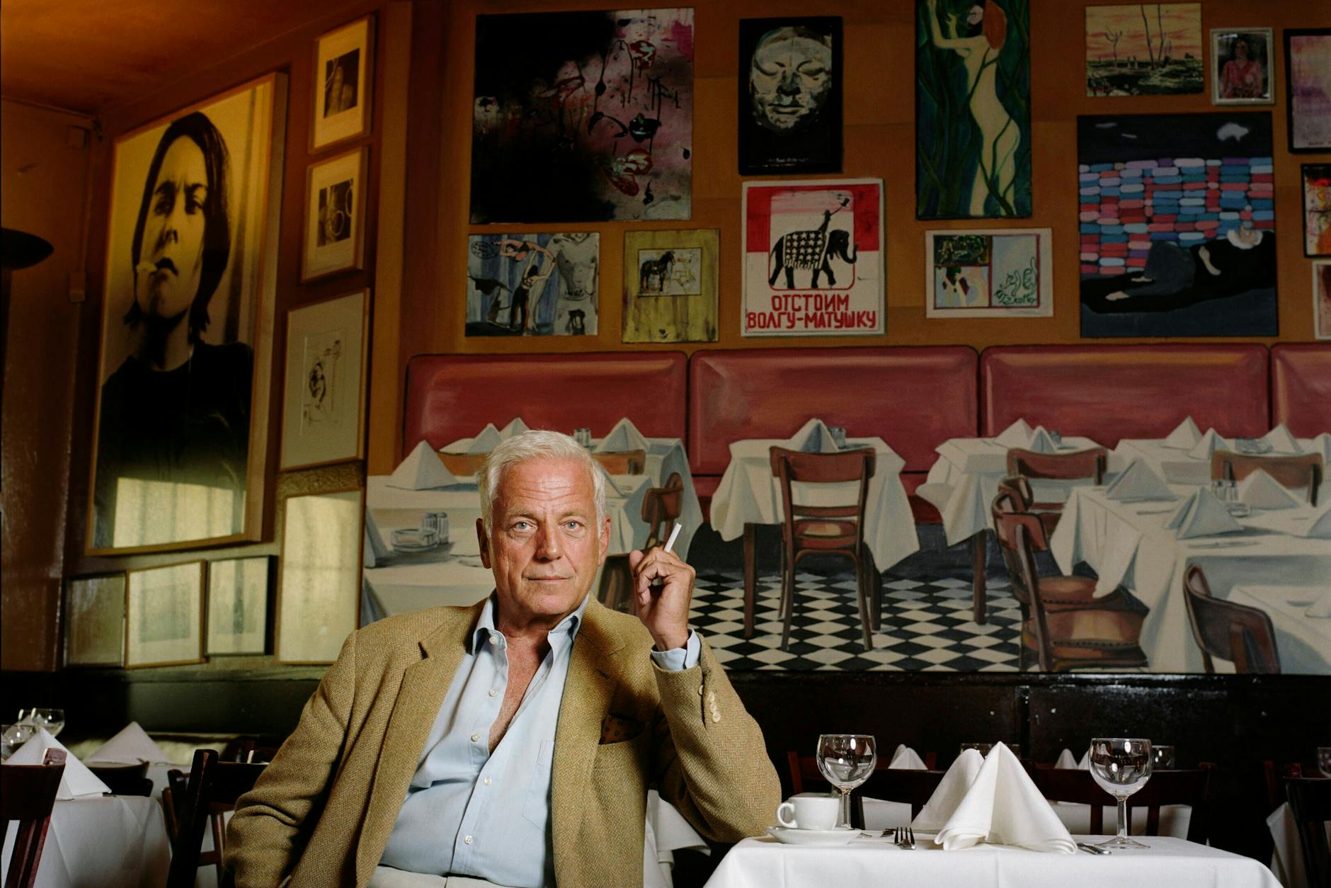 Künstler, Sammler und vor allem war er der Wirt der „Paris Bar“: Michel Würthle, der nun im Alter von 79 Jahren verstorben ist.