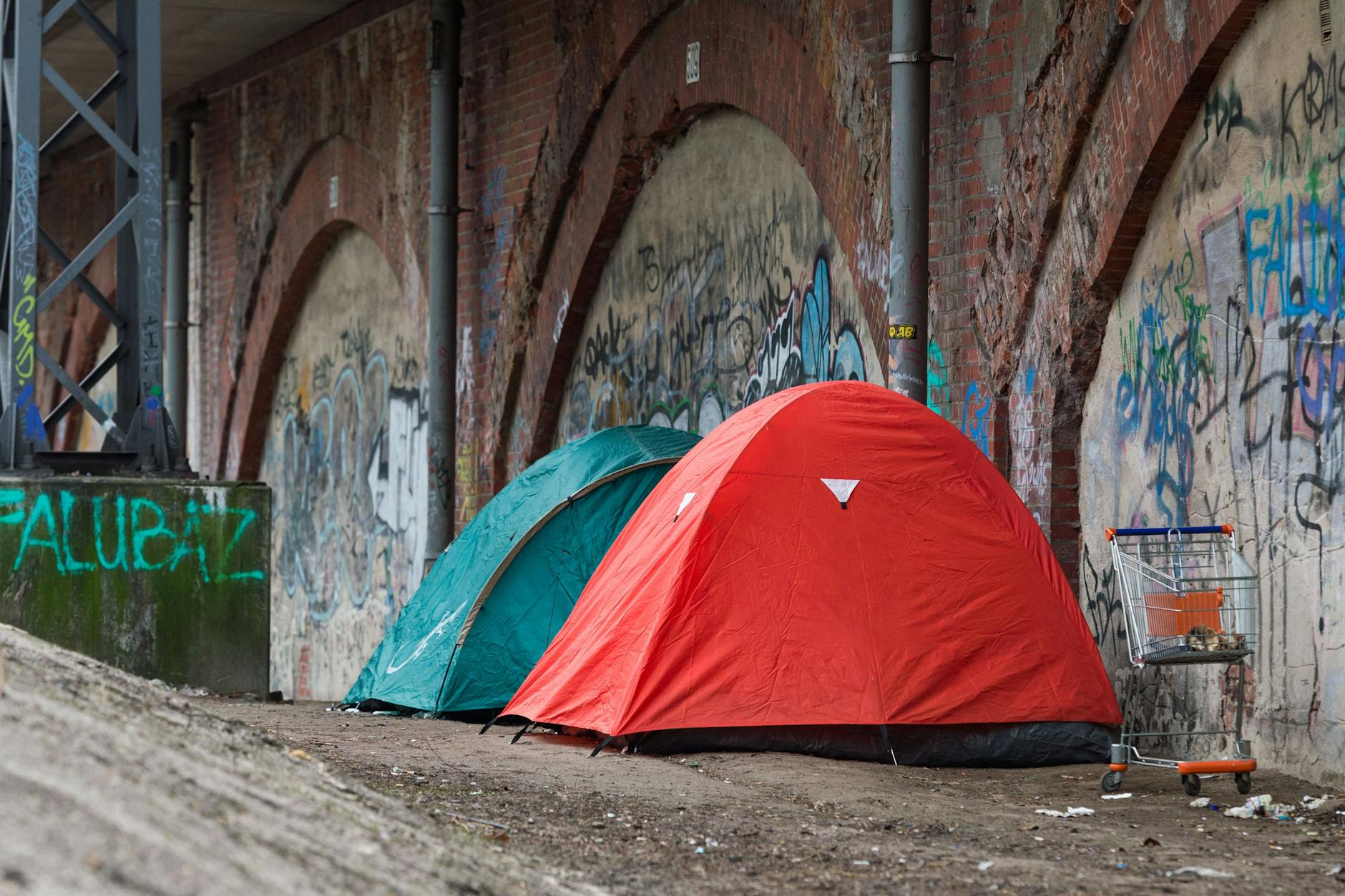 Neukölln will an mehreren Orten im Bezirk keine Obdachlosen mehr dulden. 