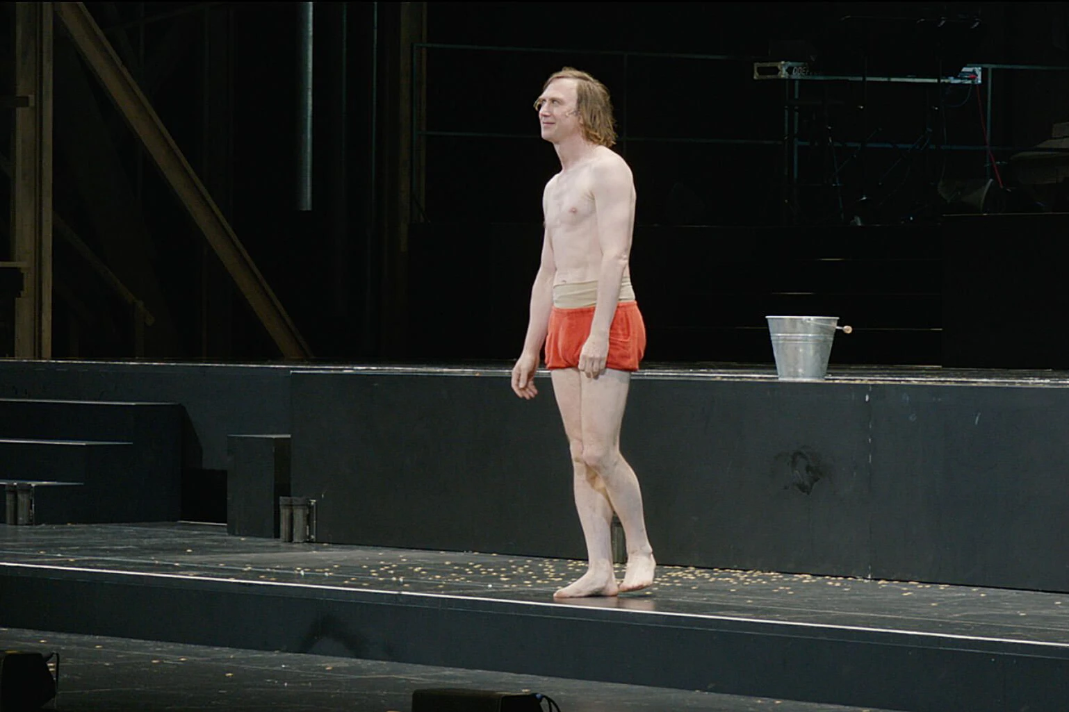 Lars Eidinger in einer Szene des Films „Sein oder nicht sein“ von Reiner Holzemer