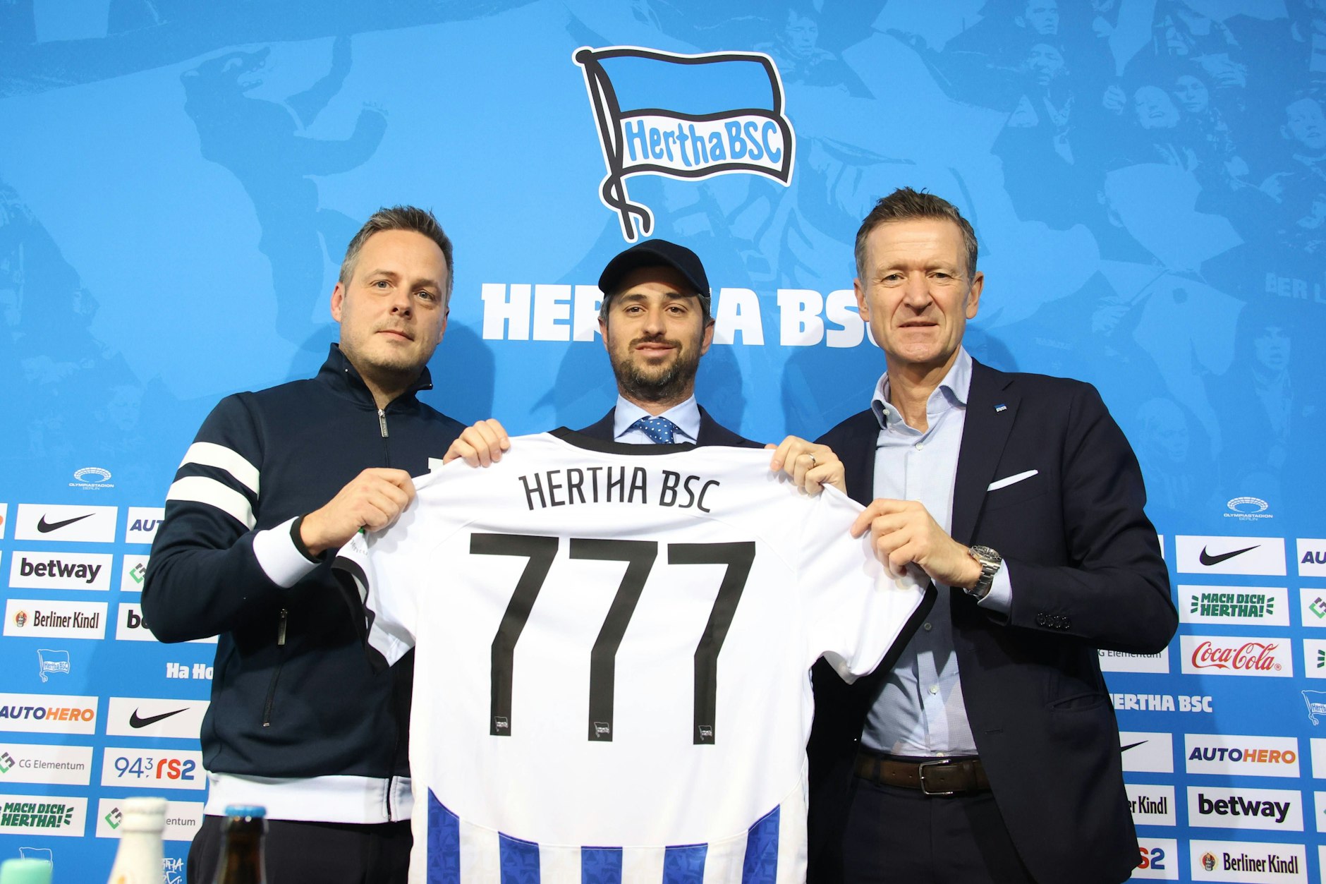 Präsident Kay Bernstein, 777-Partners-Chef Josh Wander und Hertha-Geschäftsführer Thomas Herrich.