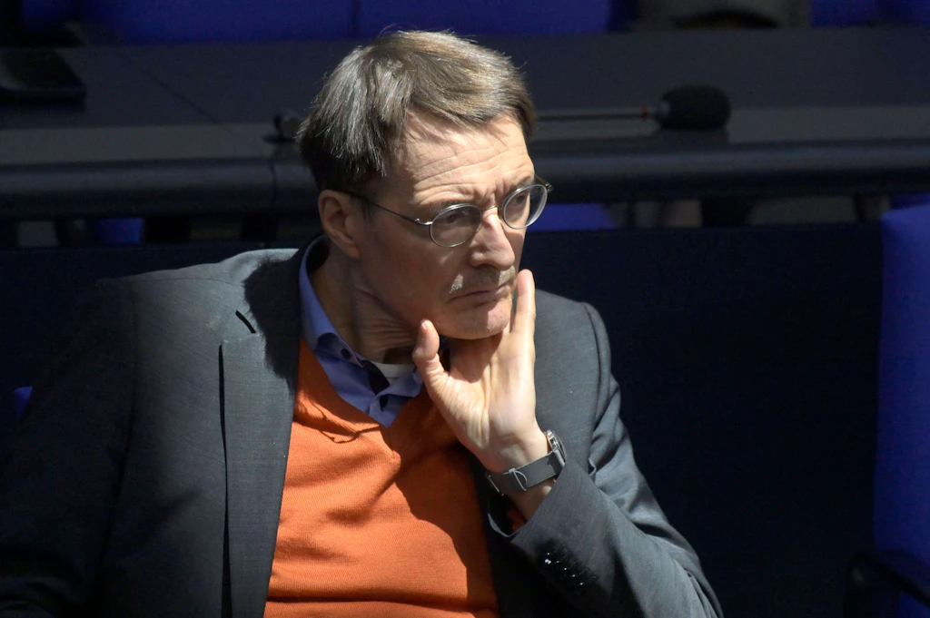 Berlinerin fordert Tod von Karl Lauterbach – Anklage