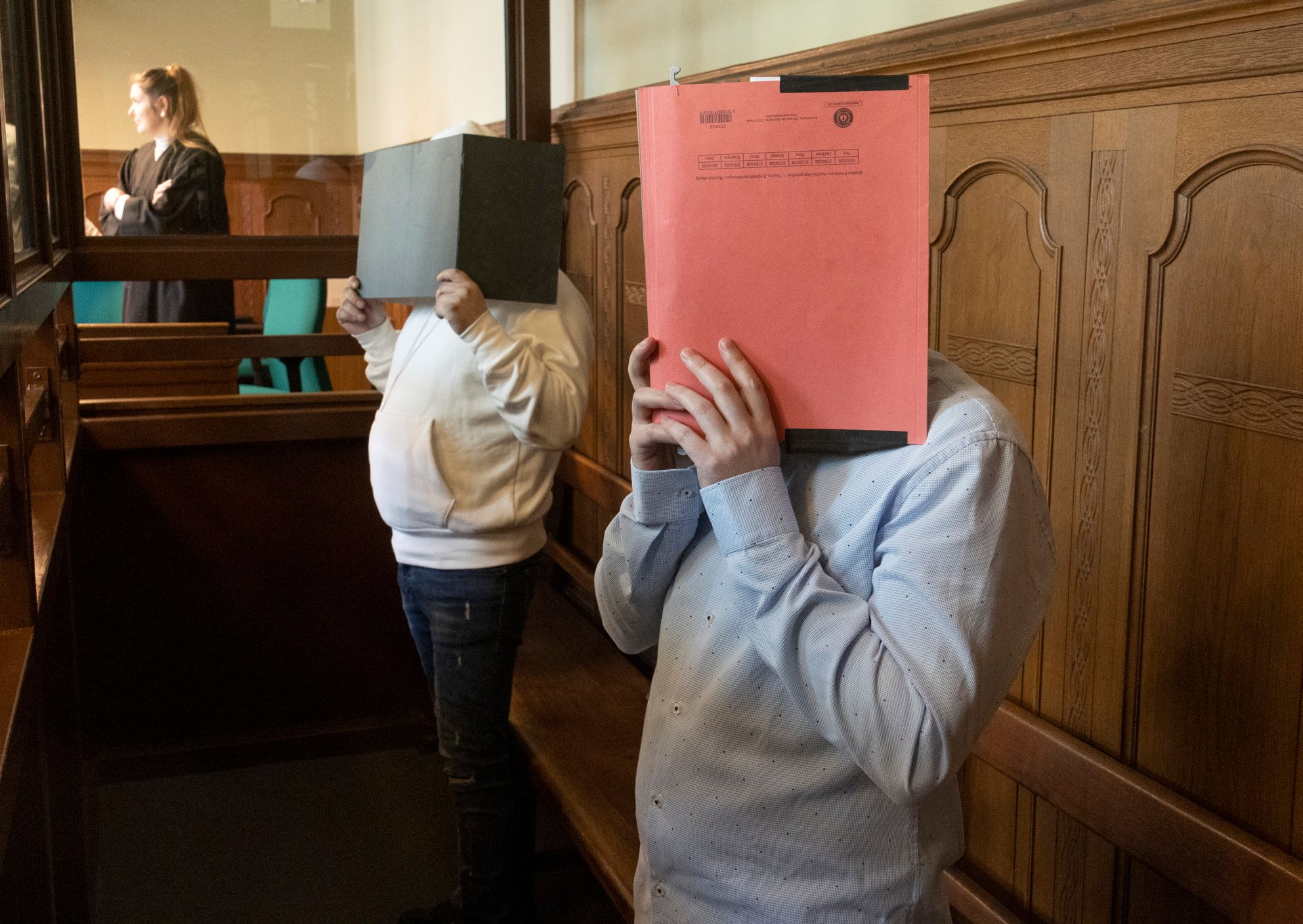 Vor Gericht: Zwei Brutalo-Räuber, die ihr Opfer mit Kochwasser quälten