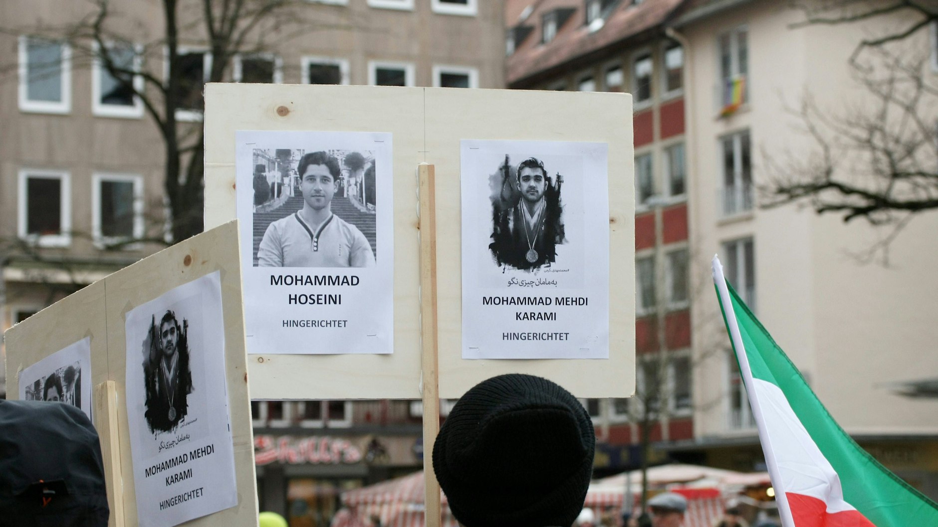 Gedenken an hingerichtete Demonstranten – der Staatsapparat in Iran geht unerbittlich gegen Regierungsgegner vor.