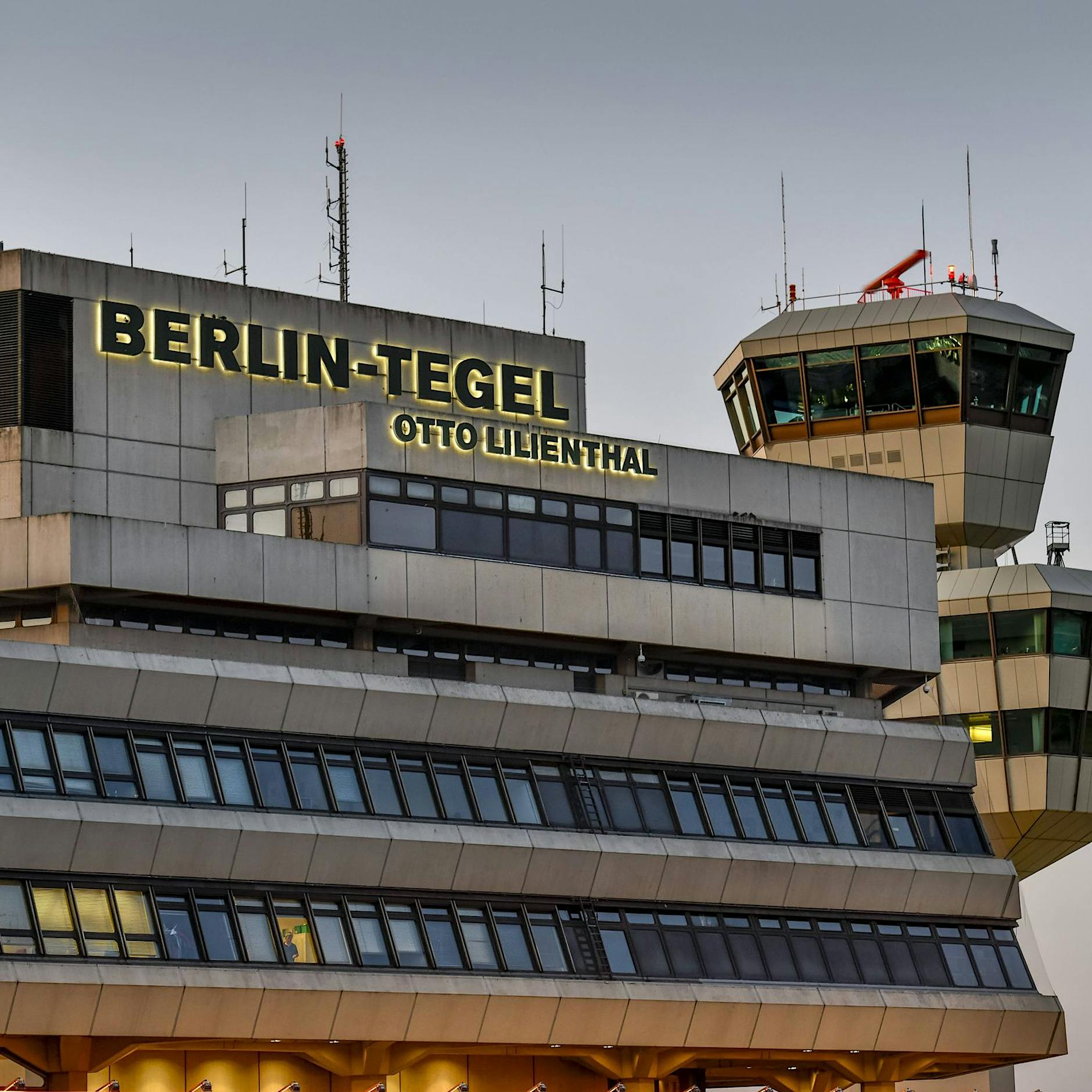 Flughafen Tegel: Umbau zu Uni-Standort kann beginnen