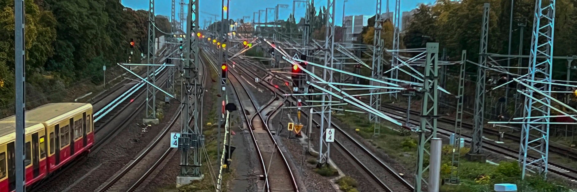 Die S-Bahn verkehrt am Wochenende nicht zwischen Karlshorst und Friedrichshagen. Die Anreise für Besucher des Spiels 1. FC Union gegen Eintracht Frankfurt wird kompliziert.
