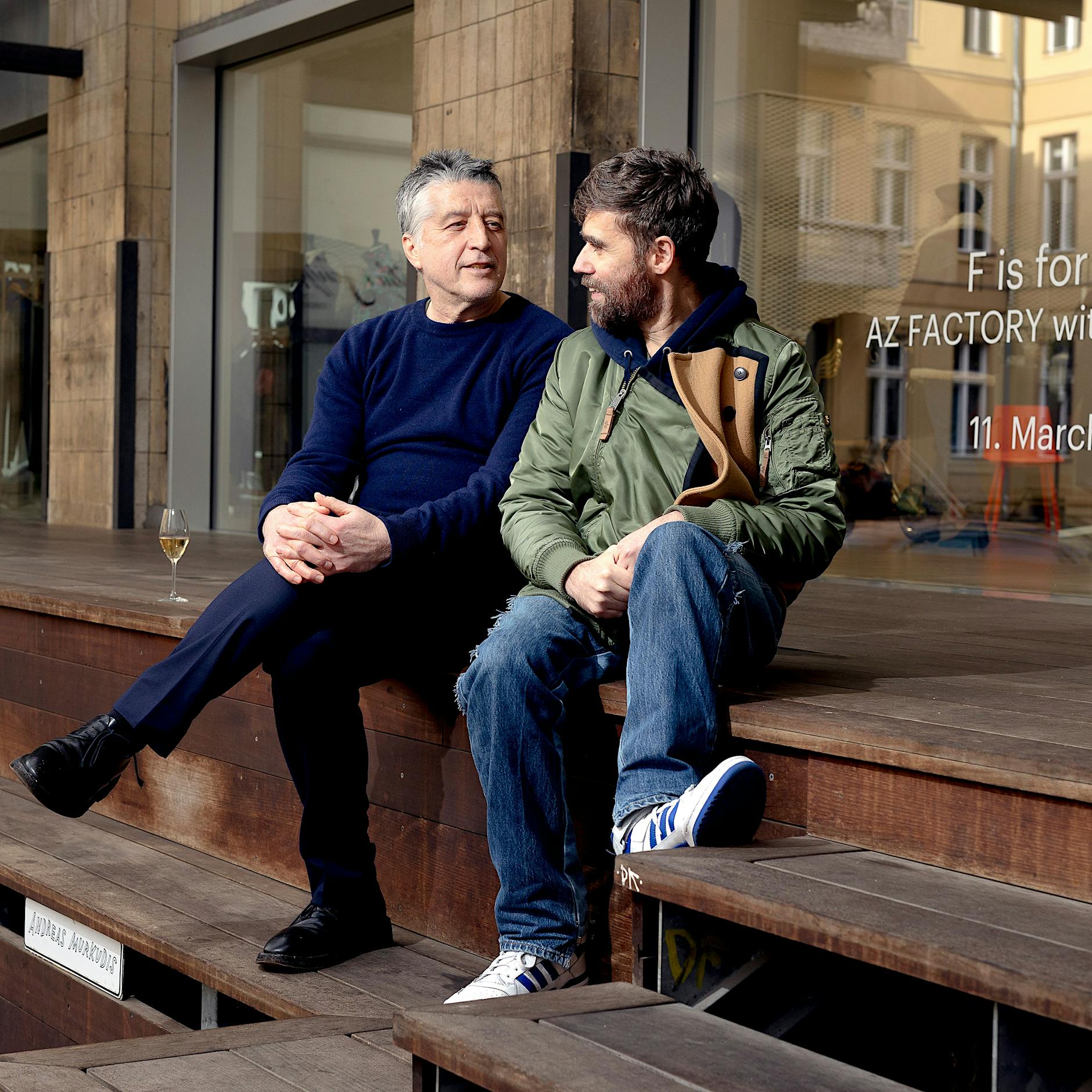 Wer zuerst Streetwear in die Prêt-à-porter brachte – und dann den Gegentrend erfand