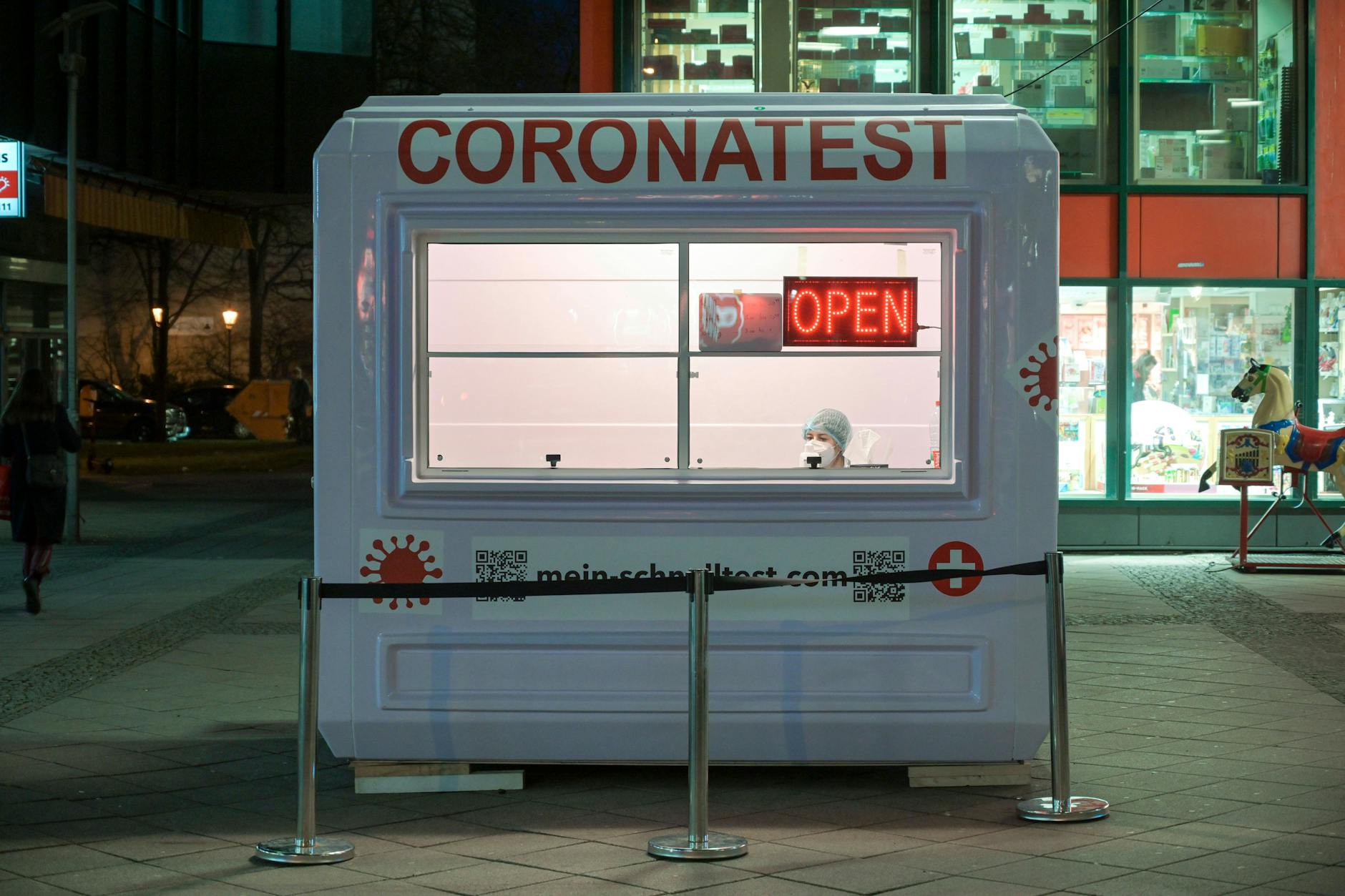 So war das: Corona-Test-Kiosk an der Steglitzer Schloßstraße.