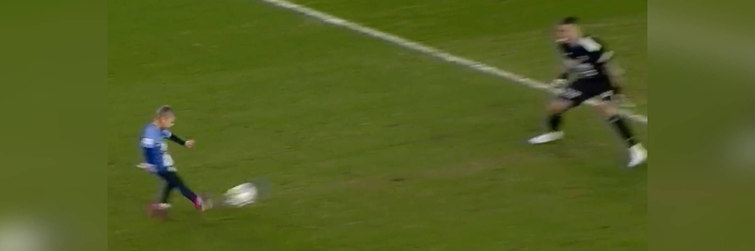 Dieser Herzlos-Torwart ruiniert mit seinen Paraden den Geburtstag des kleinen Enok (7)