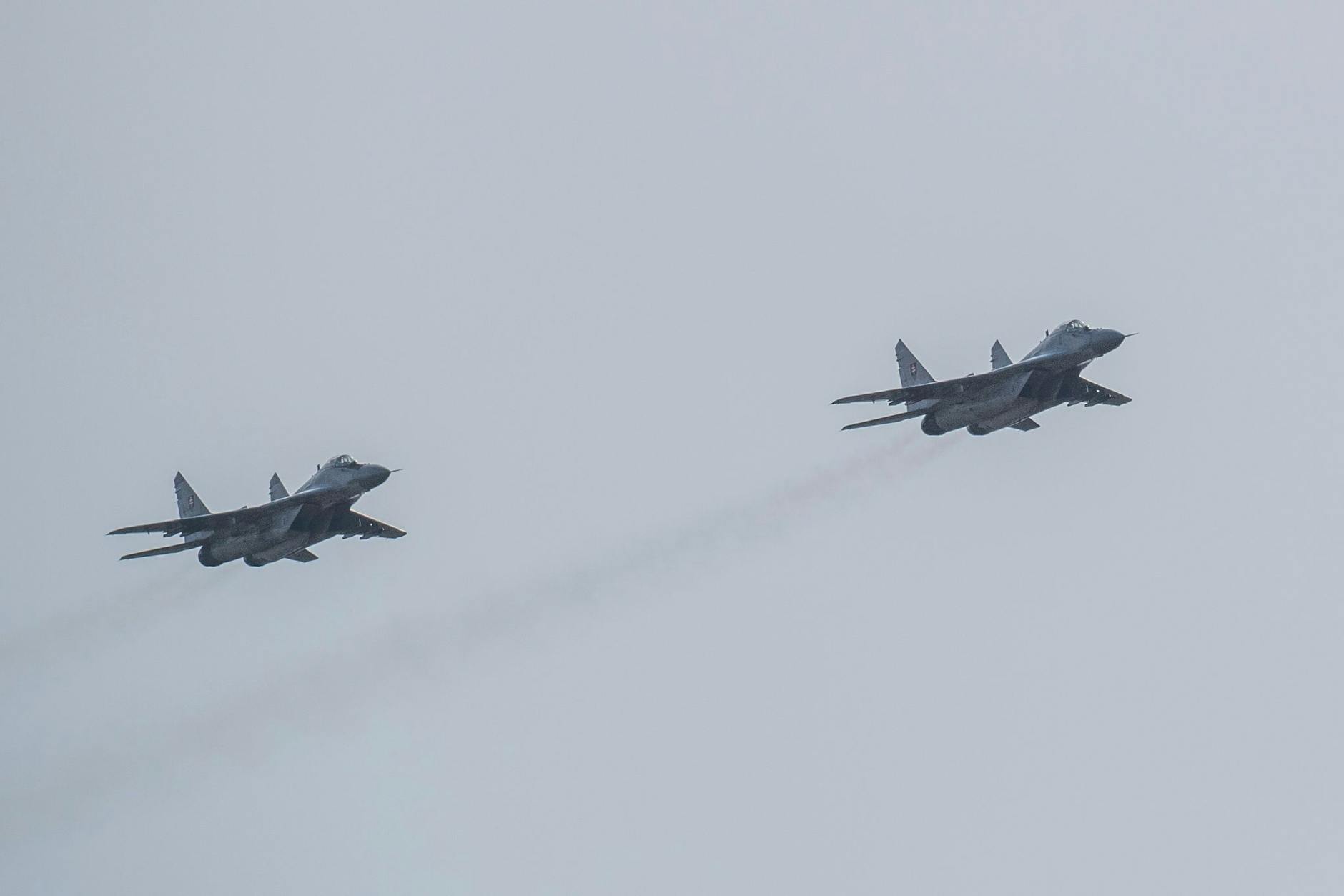 ARCHIV - Ein MiG-29-Kampfflugzeug während einer Flugschau auf dem Luftwaffenstützpunkt Malacky-Kuchyoa in der Slowakei.