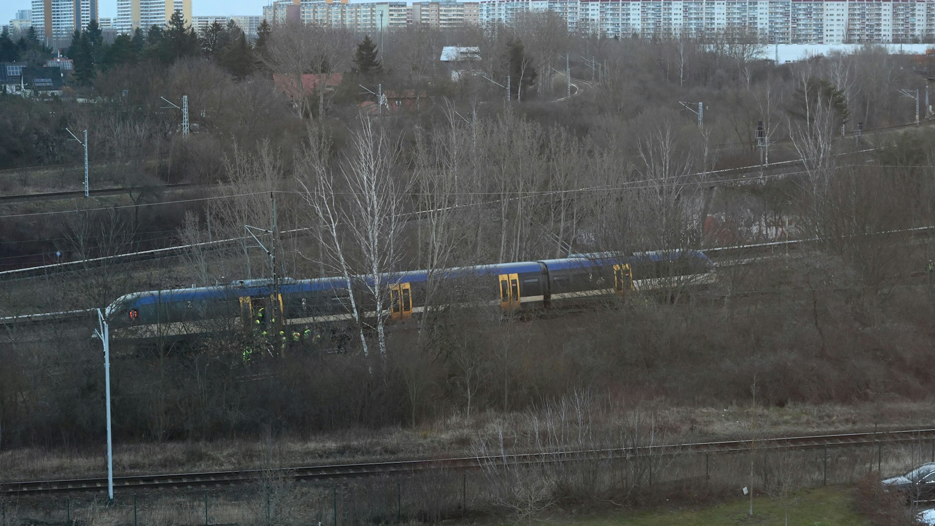 Nach dem Stromüberschlag stand die Regionalbahn noch länger auf dem Gleis.