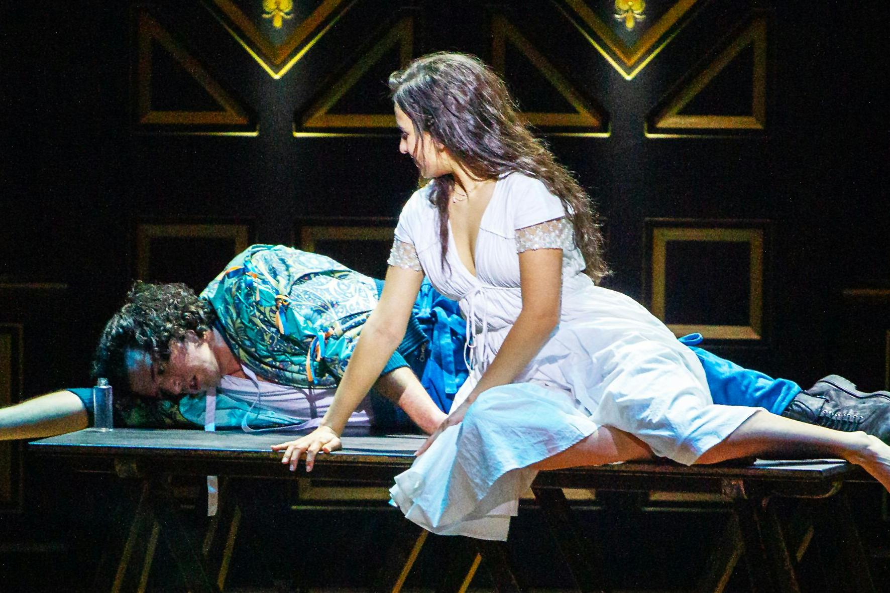 Yasmina Hempel und Paul Csitkovics sind die Hauptdarsteller des neuen Musicals „Romeo & Julia“. Ihre Teenager-Liebe nimmt ein tödliches Ende. 