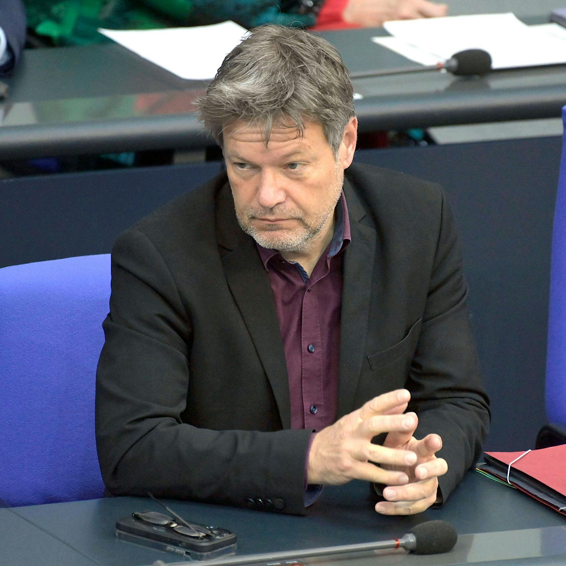 Robert Habeck warnt vor Panikkäufen bei Heizungen