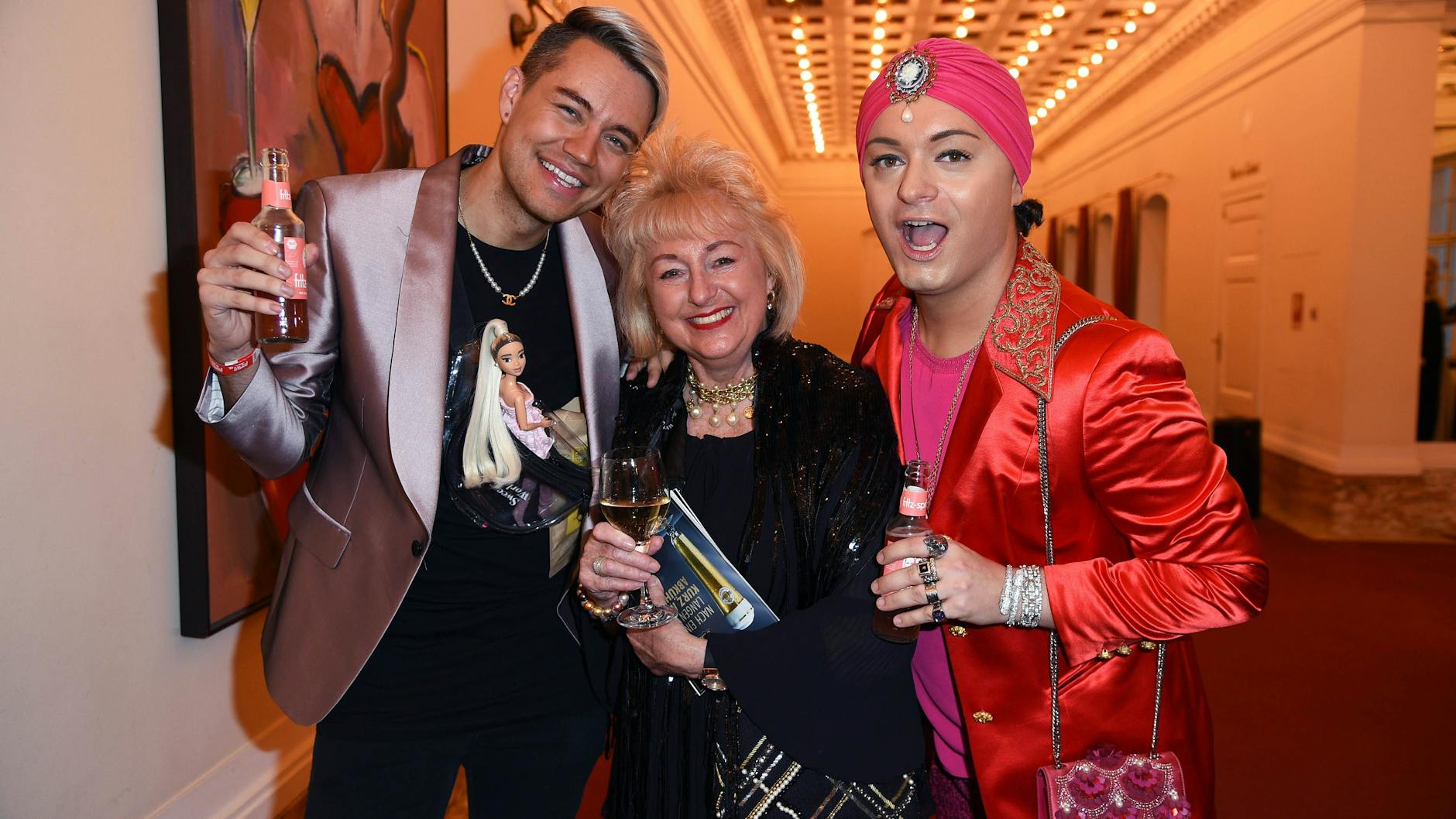 Romeo & Julia-Premiere mit Stefanie Simon, Julian F. M. Stoeckel und dessen Freund Marcell Damaschke.