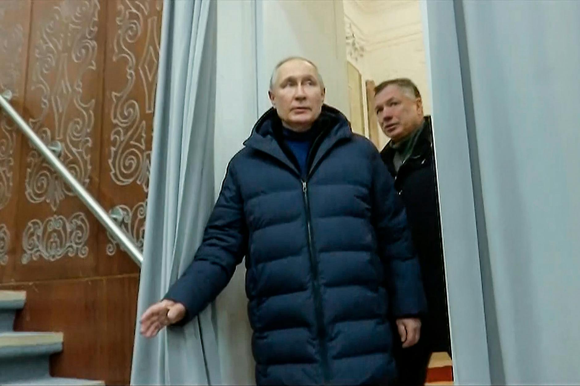 Wladimir Putin bei einem Besuch im von Russland besetzen Mariupol.