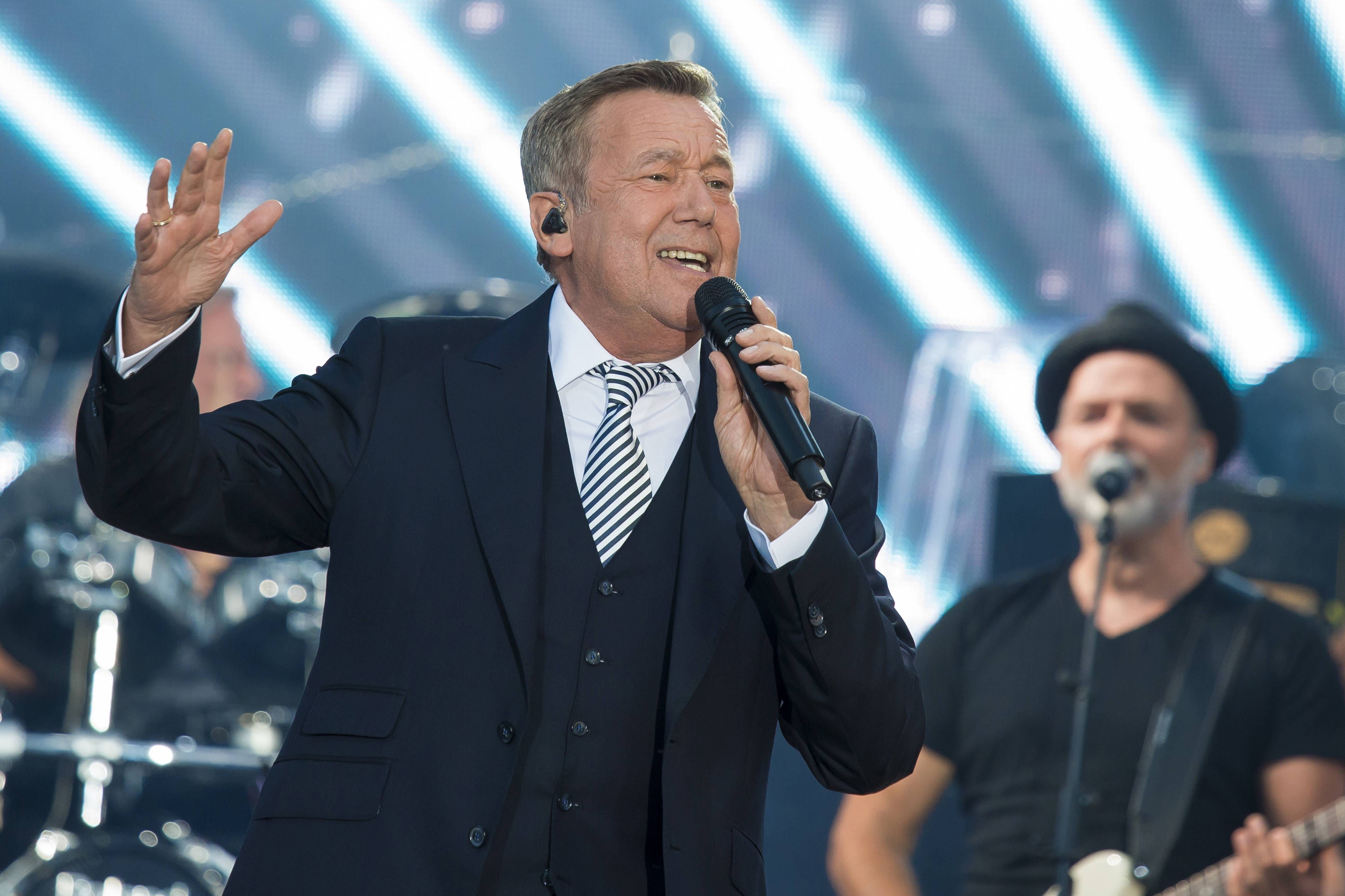 Image - „Trifft kaum noch einen Ton“, „Lieder im Suff geschrieben“: „Kaisermania“ von Roland Kaiser fällt bei Schlagerfans durch