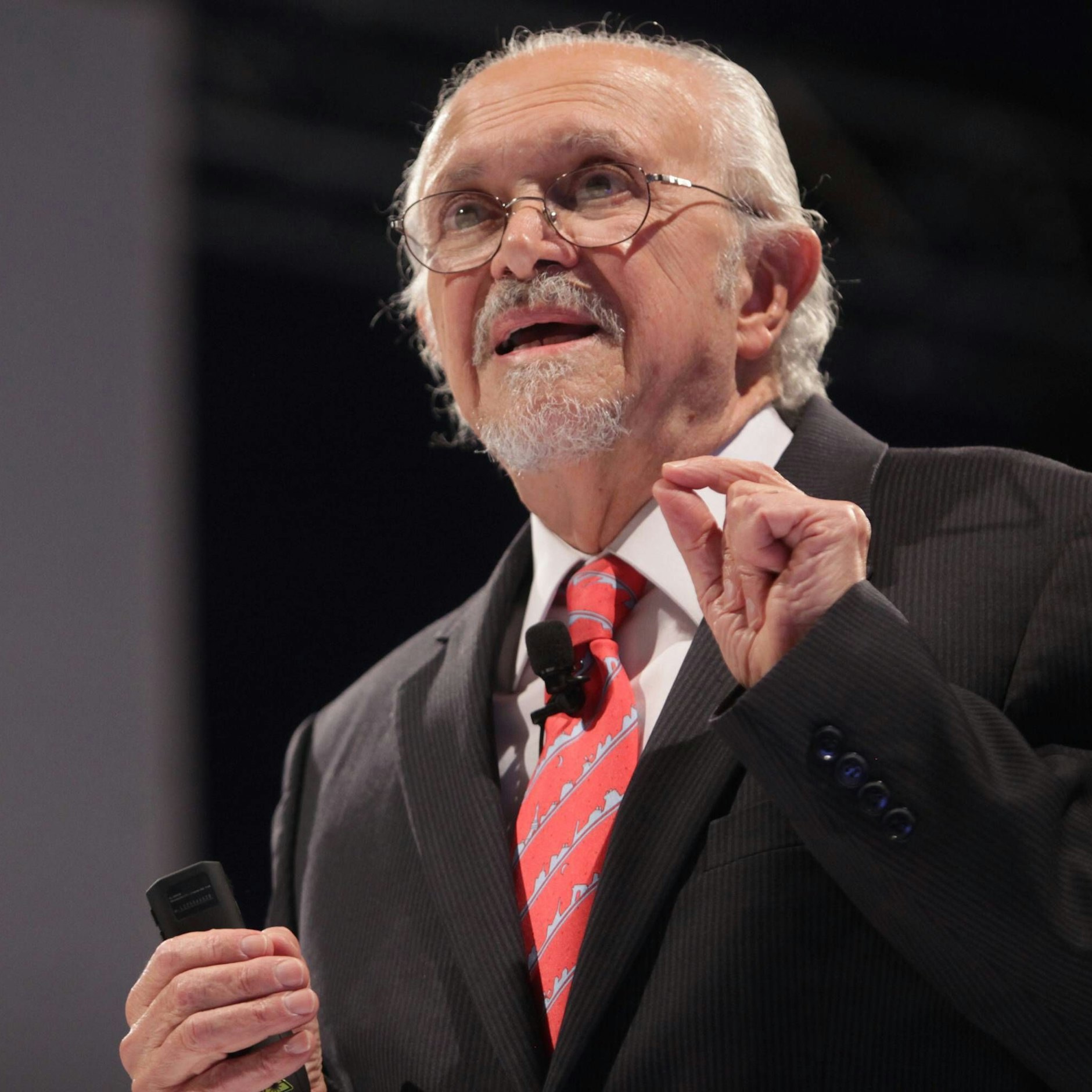 Mario J. Molina: Seine Entdeckung warnte die Menschheit vor einer Katastrophe.