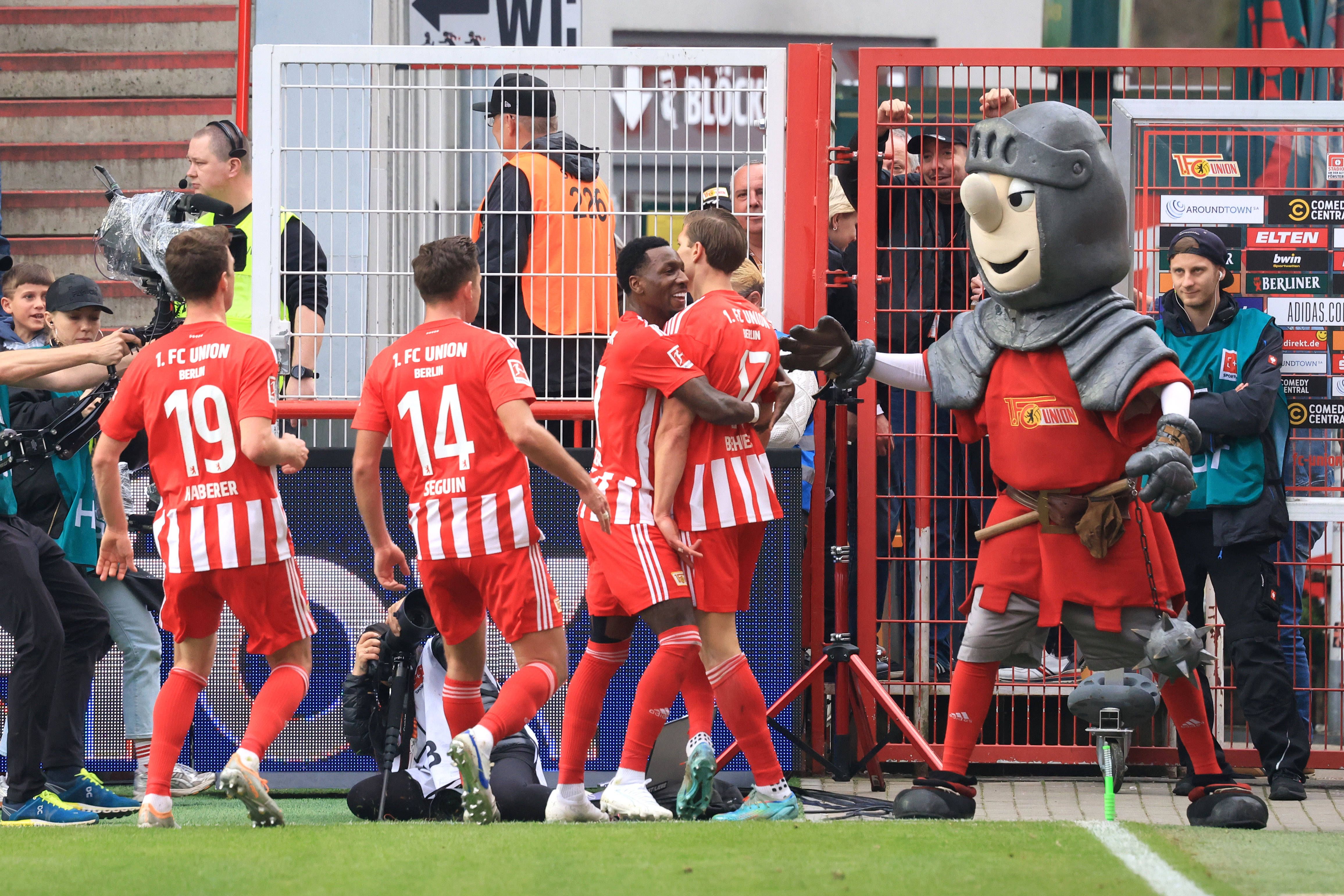 2:0 gegen Frankfurt: Khedira und Behrens lassen den 1. FC Union von der Champions League träumen!