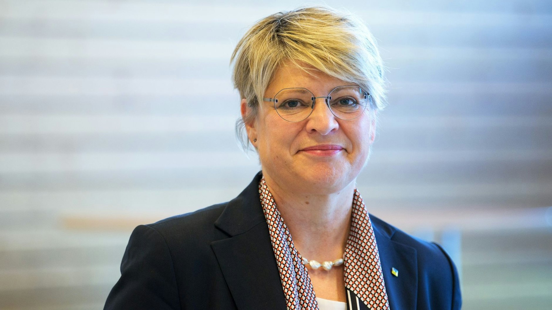 Gundula Roßbach, Präsidentin der Deutschen Rentenversicherung, freut sich über die gute Kassenlage.