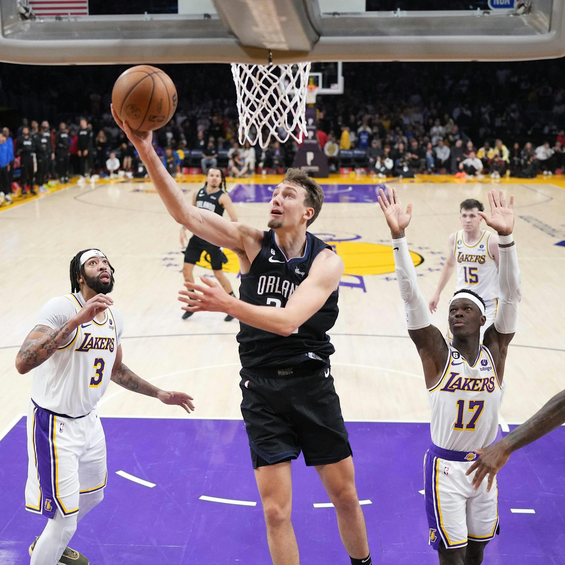 Dennis Schröder adelt Berlins NBA-Star Franz Wagner – und pokert mal wieder um neuen Millionen-Vertrag!