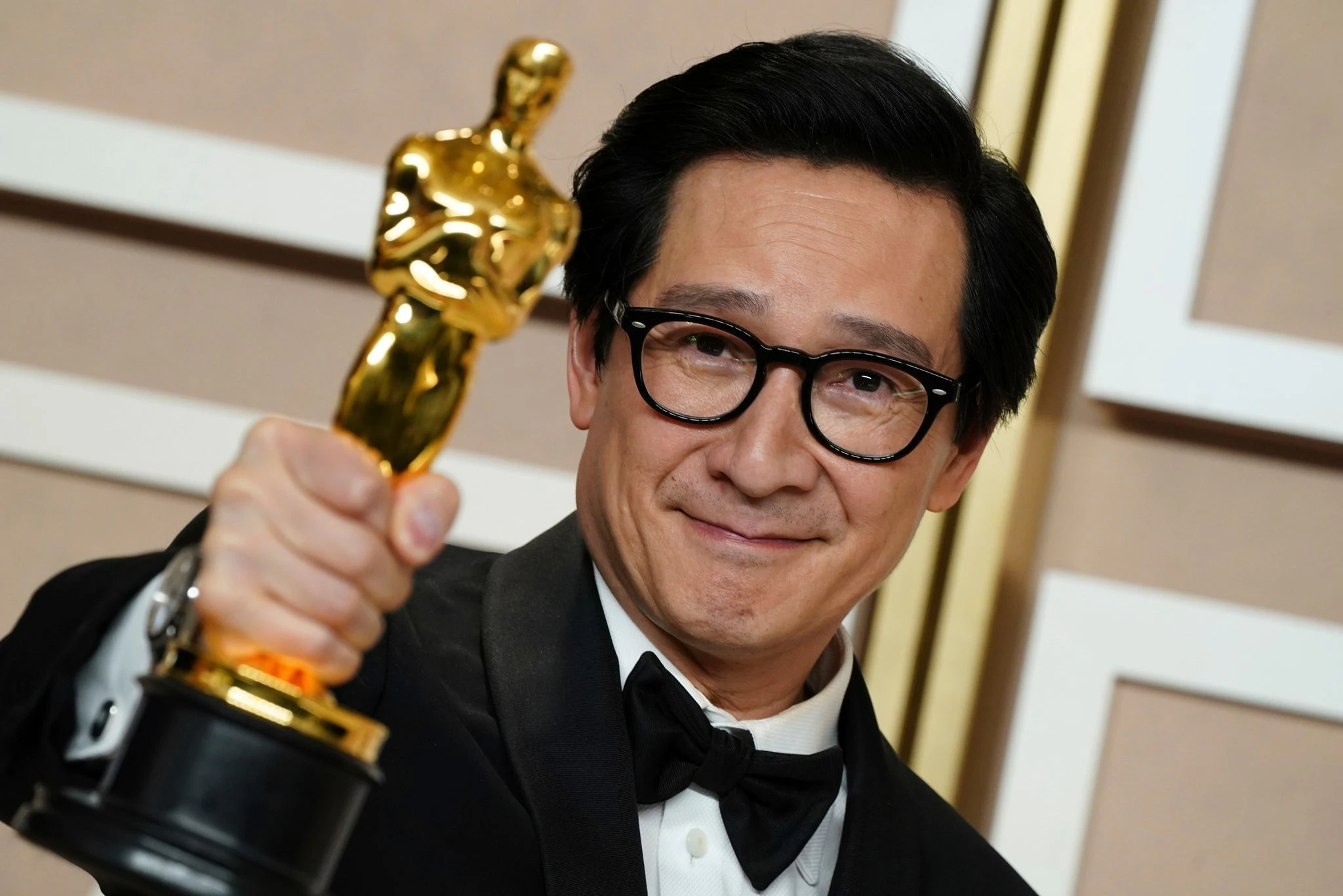 Der ehemalige Kinderstar Ke Huy Quan («Indiana Jones») ist als bester Nebendarsteller ausgezeichnet worden.  