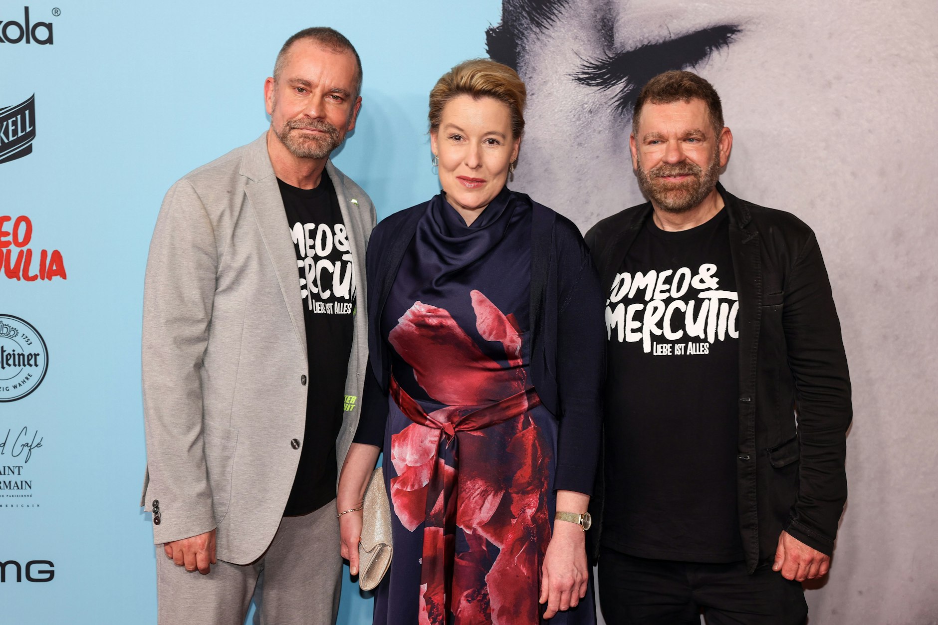 Ulf Leo Sommer (l-r), Franziska Giffey und Peter Plate kommen zu der Premiere des neuen Peter-Plate-Musicals «Romeo & Julia - Liebe ist Alles» im Stage Theater des Westens. 