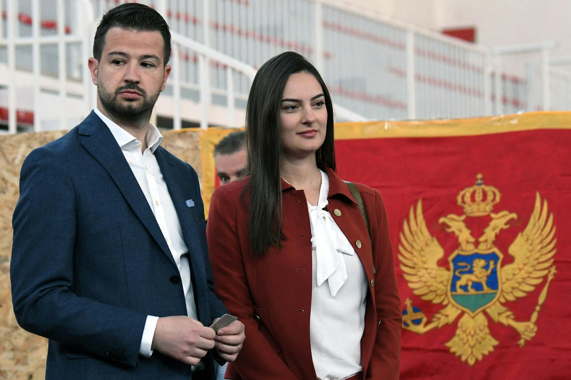 Jakov Milatovic und seine Frau: Jakov Milatovic tritt in der zweiten Runde der Präsidentschaftswahlen in Montenegro an.
