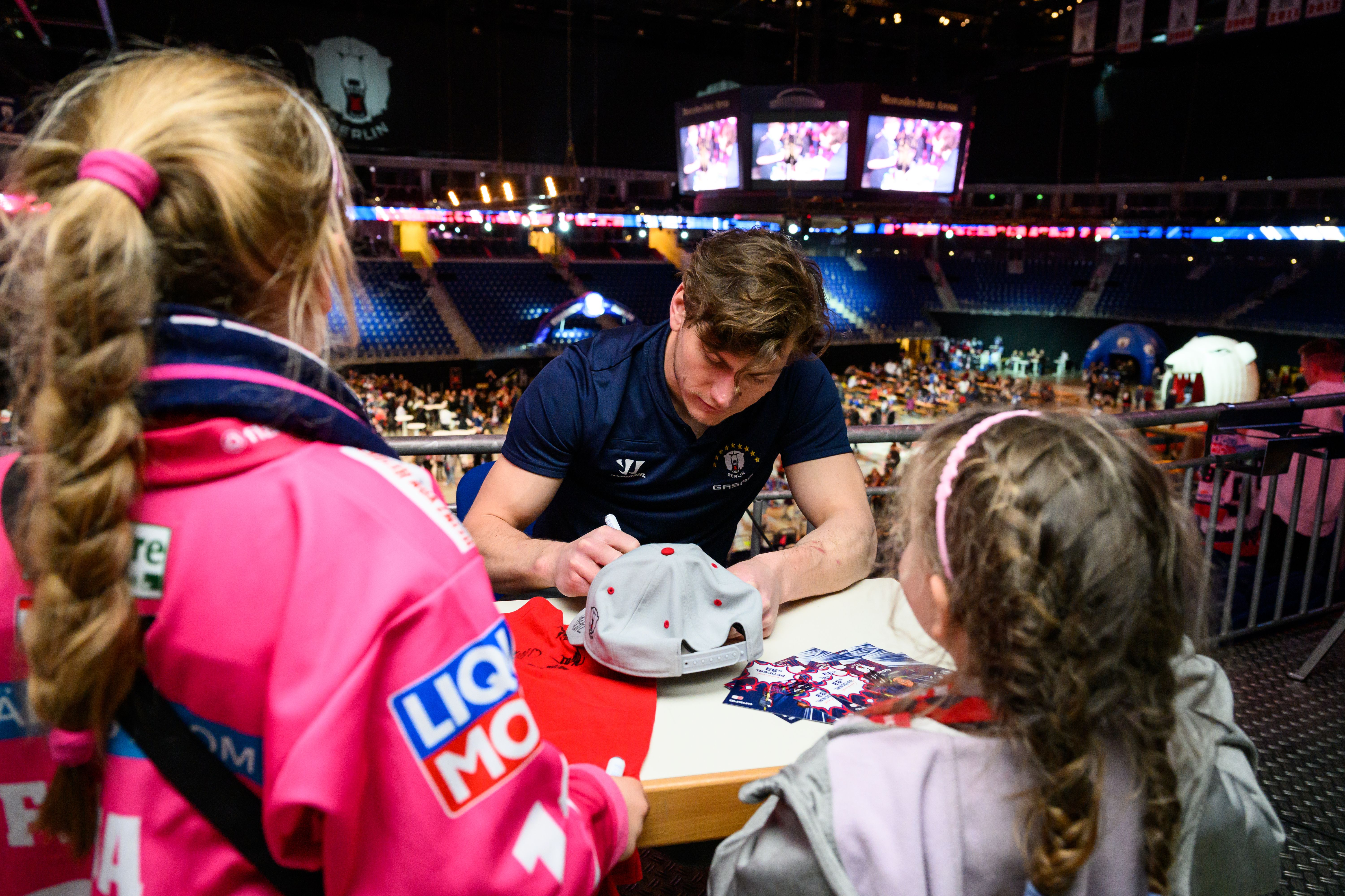 Image - Eisbären Berlin: Fünf Stars ackern für die WM, aber Torjäger Leo Pföderl sagt fürs Turnier ab