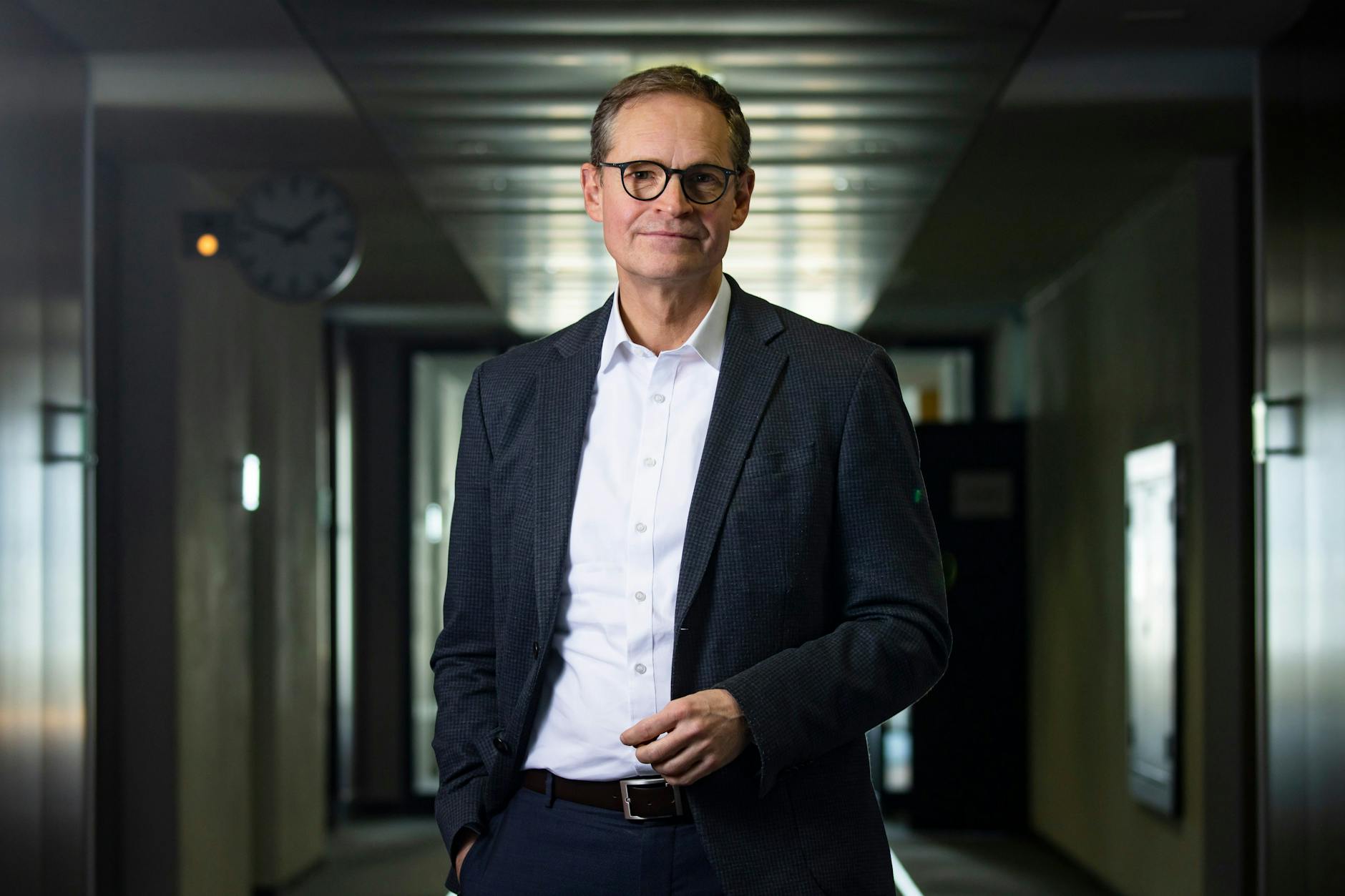 MdB und ehemaliger Regierender Bürgermeister von Berlin Michael Müller posiert für ein Bild in Berlin am 16. März 2023.