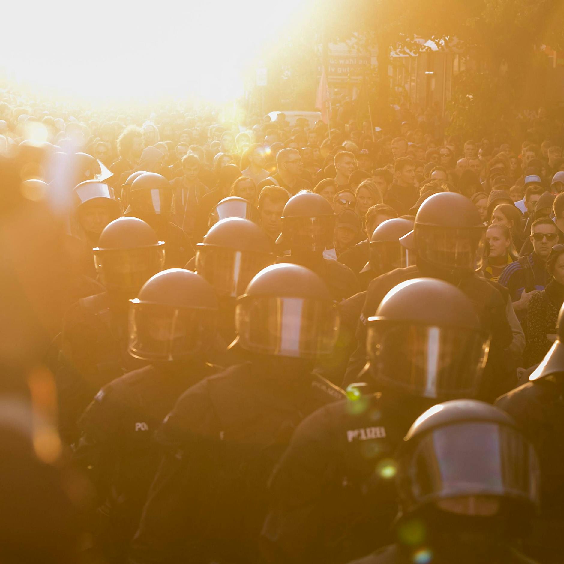 Berlin: Demonstrationen am 1. Mai in Neukölln, Kreuzberg und Grunewald