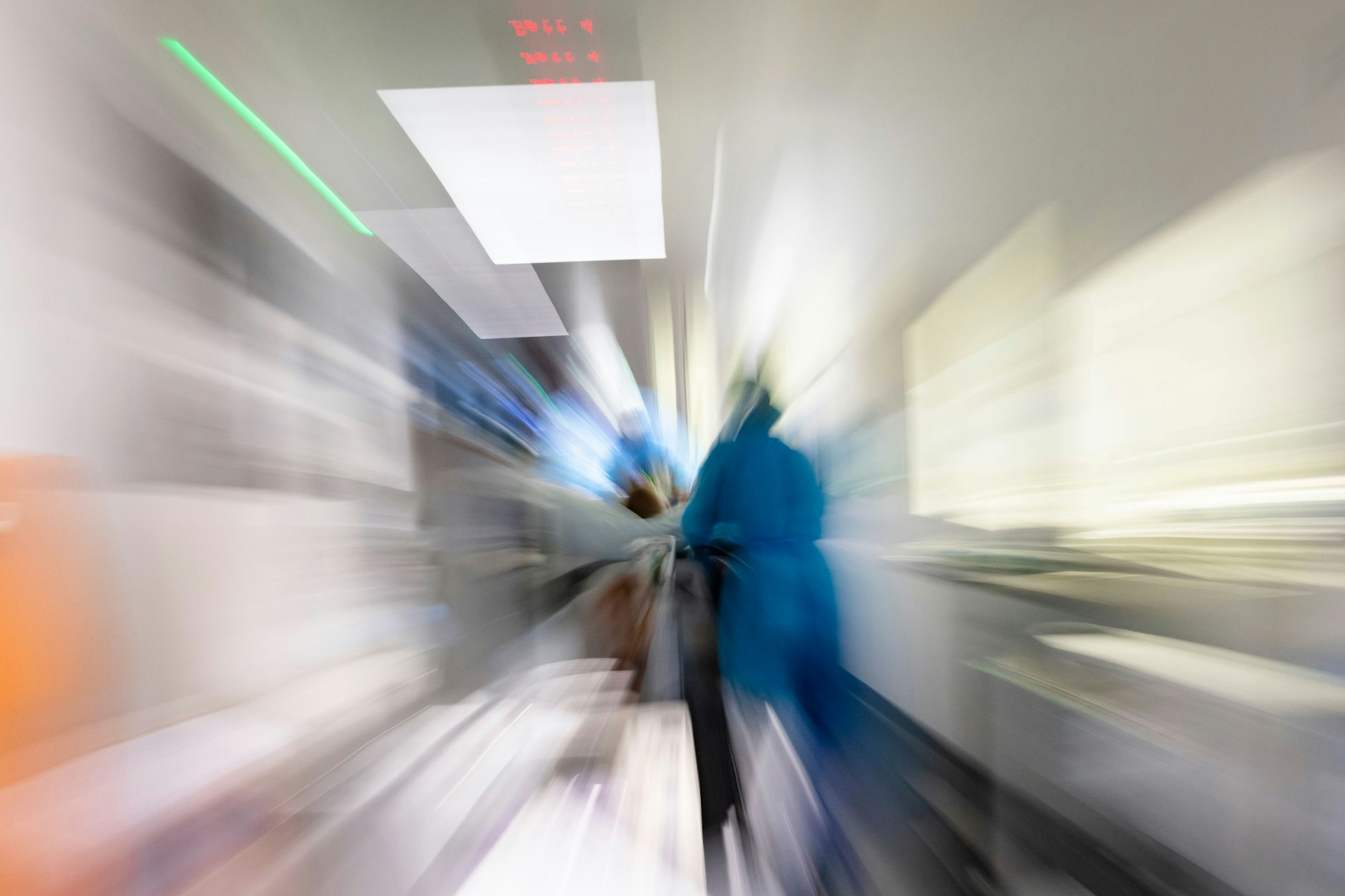 In den Intensivstationen ist nach Jahren wieder Normalbetrieb eingekehrt, doch bringt die neue Corona-Variante den Pandemie-Horror wieder in die Krankenhäuser zurück?