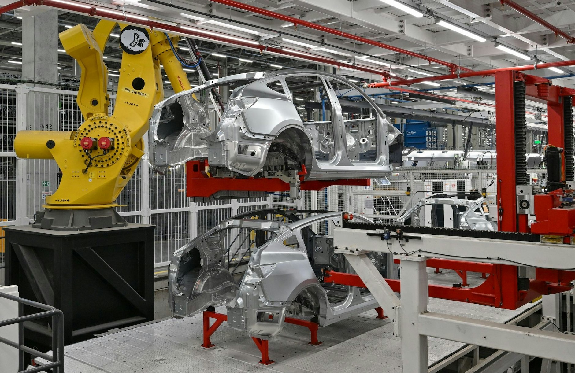 Mehr als 500 Roboter helfen im Werk, darunter auch «King Kong».  