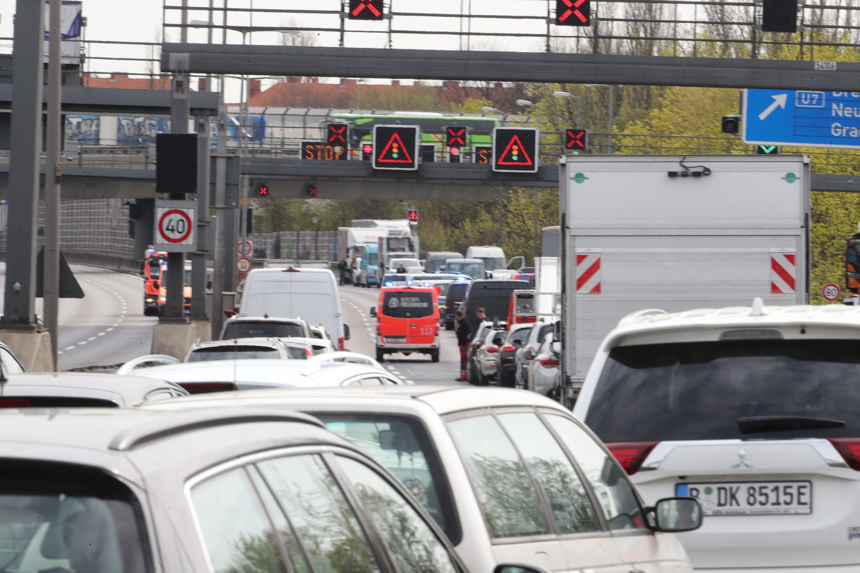 Brennendes Auto Im Britzer Tunnel: Stau Bis In Den Späten Abend