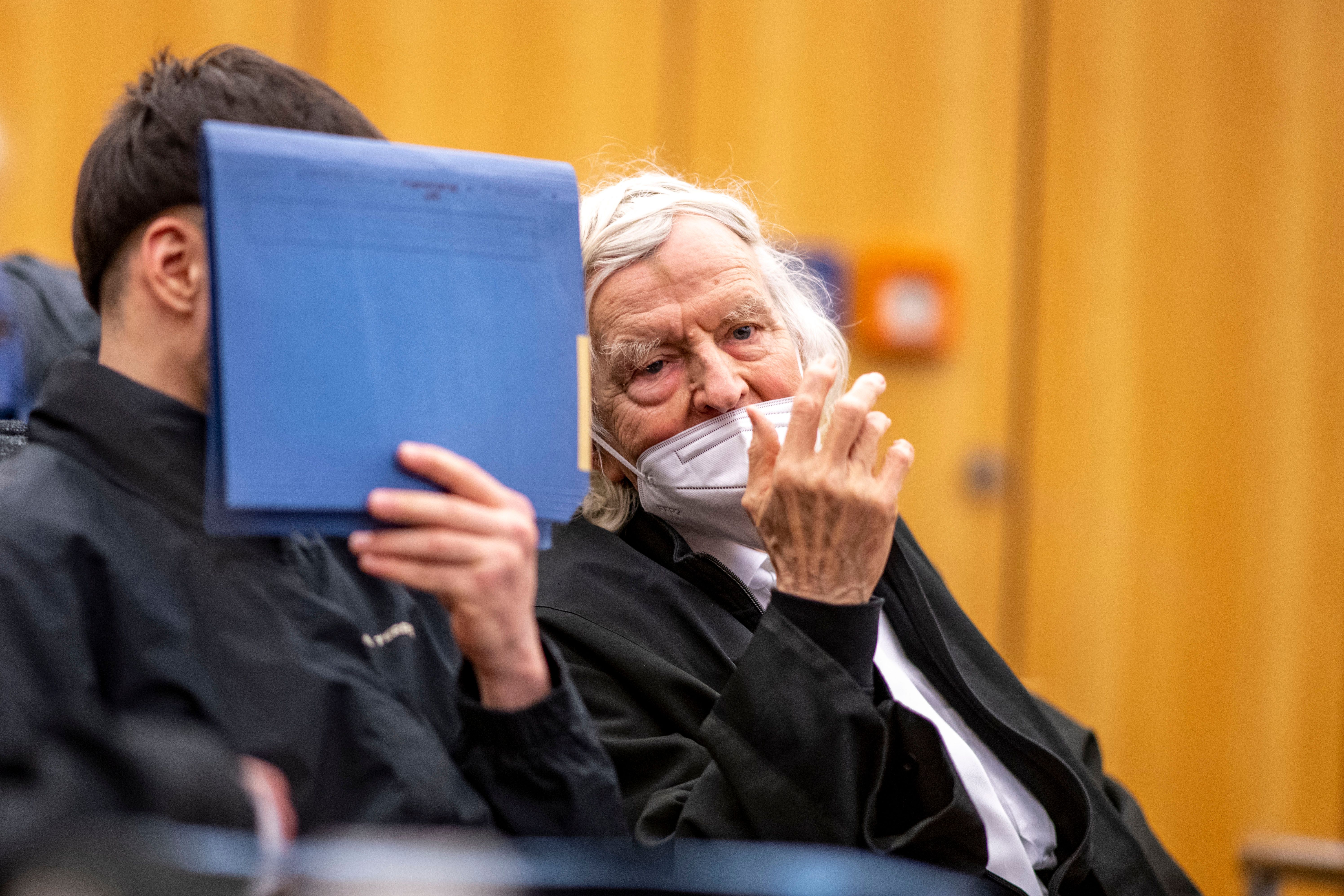 Image - Malte (25, trans) totgeschlagen: DARUM kommt der Täter (20) mit fünf Jahren Jugendhaft davon