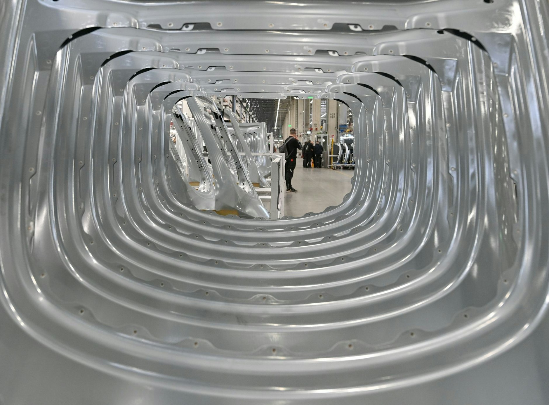 dpatopbilder - Karosserieteile aus Aluminium für das Elektrofahrzeug vom Typ Model Y.  