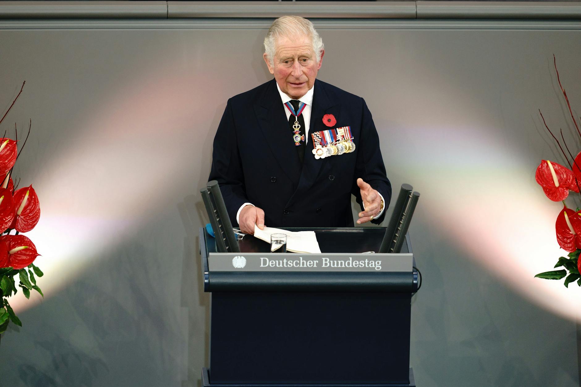 Der damalige Prinz Charles hält 2020 im Bundestag eine Gedenkrede zum Volkstrauertag.