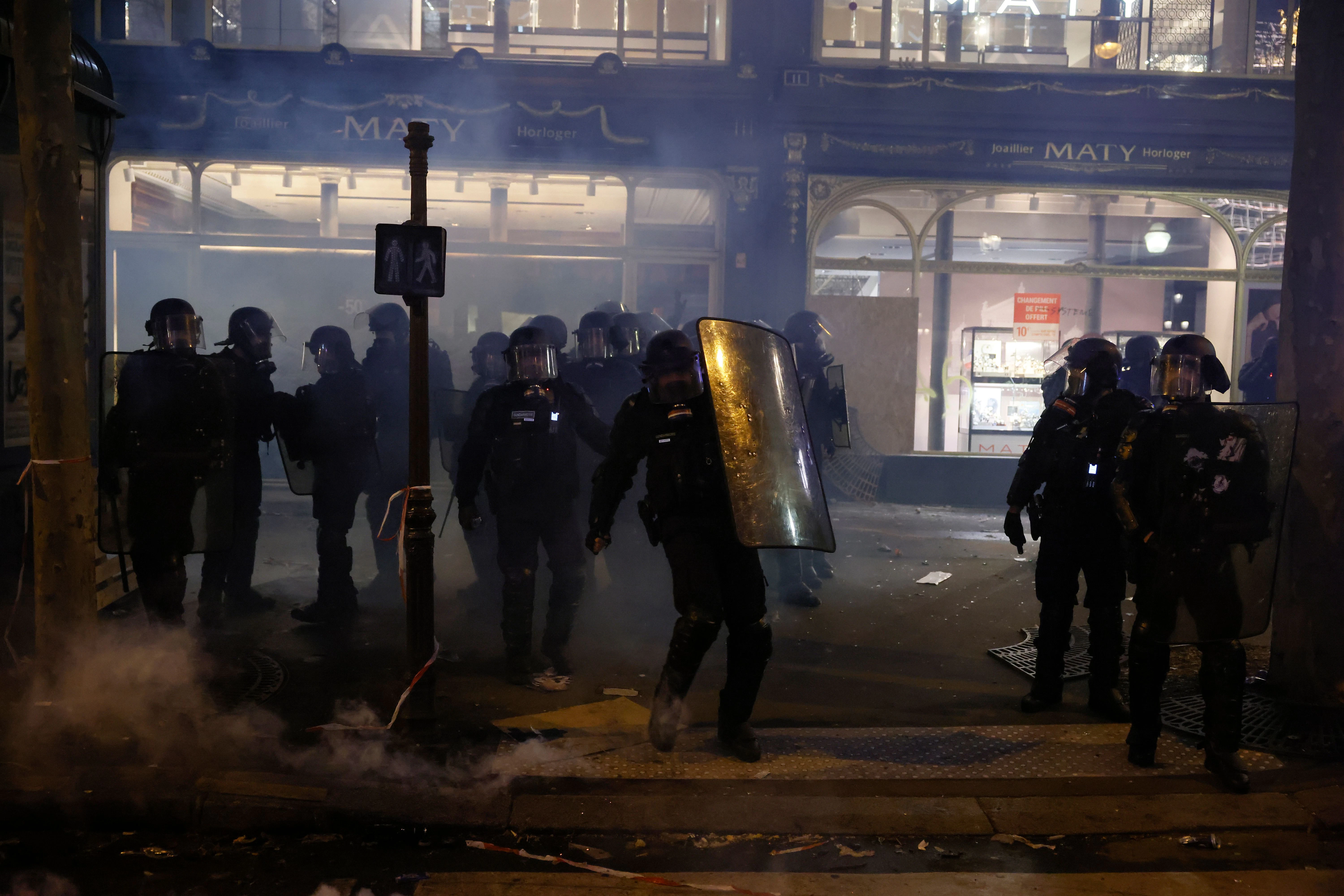 Die Polizei setzte Tränengas gegen die Demonstranten ein.
